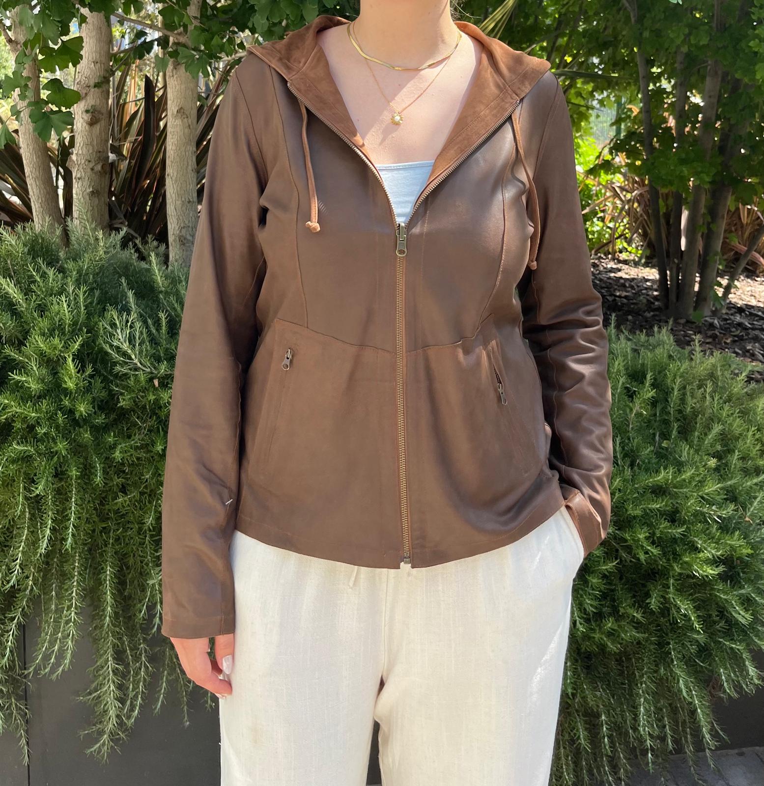 Flor - Chaqueta de ante marrón