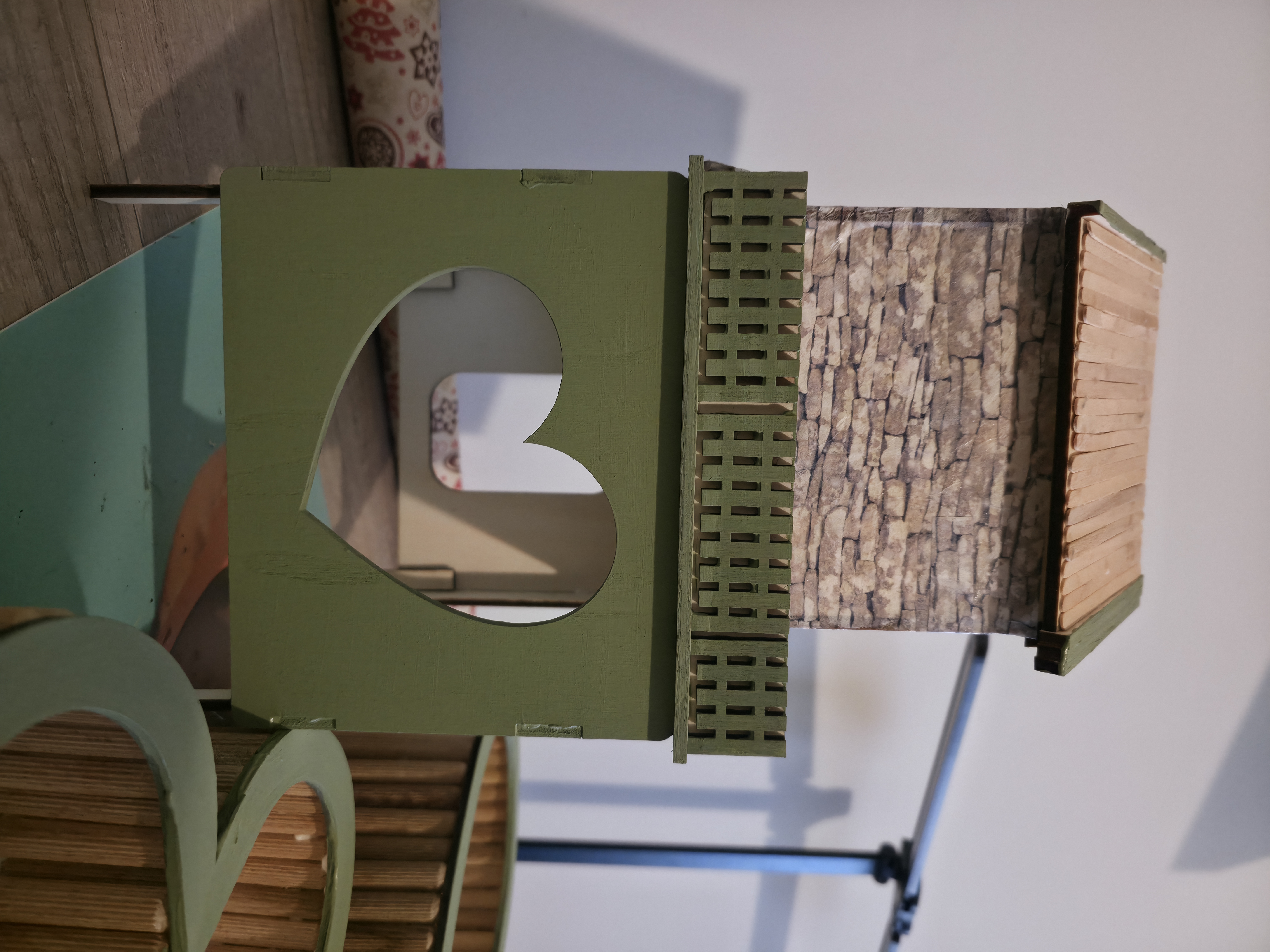 Ondergronds kamerhuisje met hartje