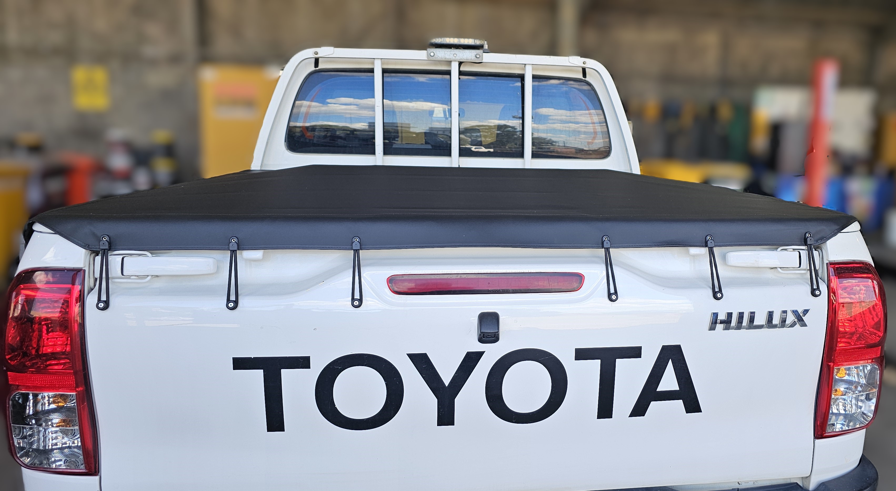 Toyota Hilux Soft Tonneau Cover For Tub