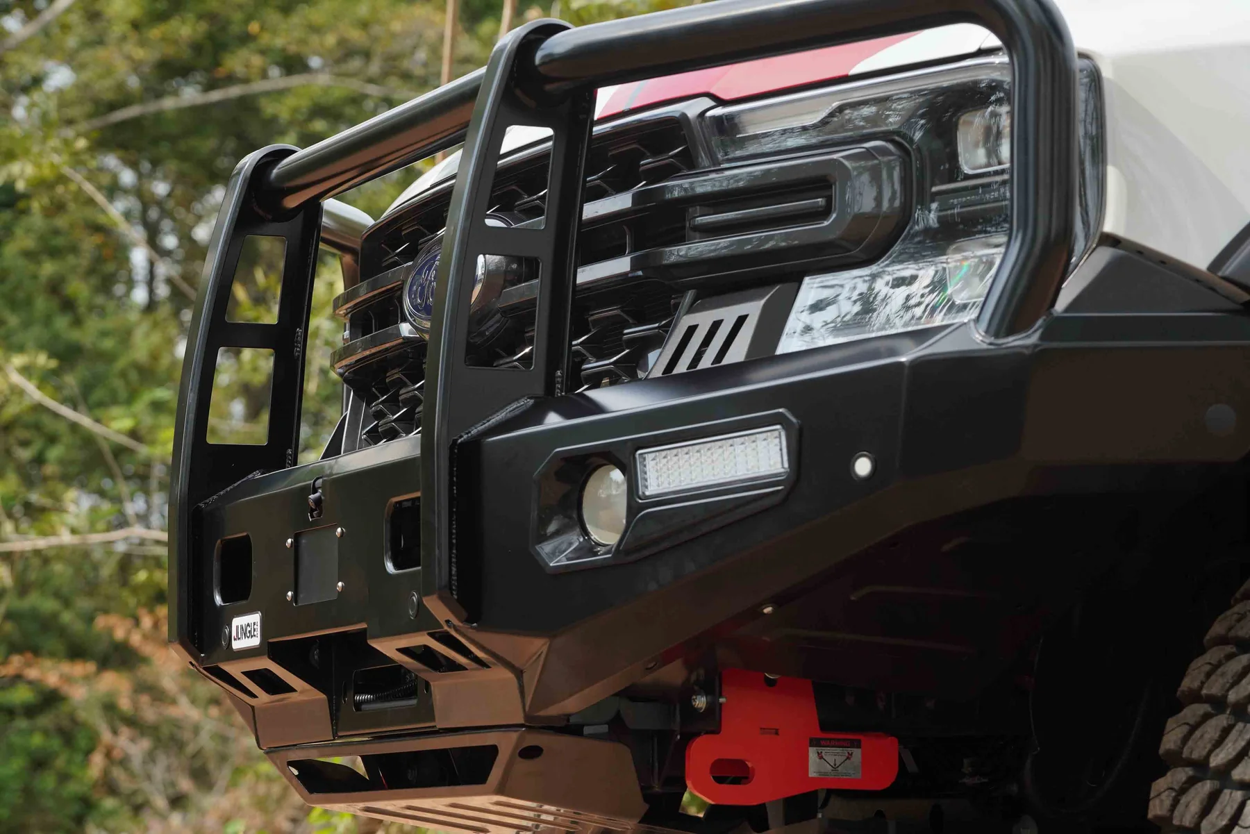 DELUXE BULL BAR