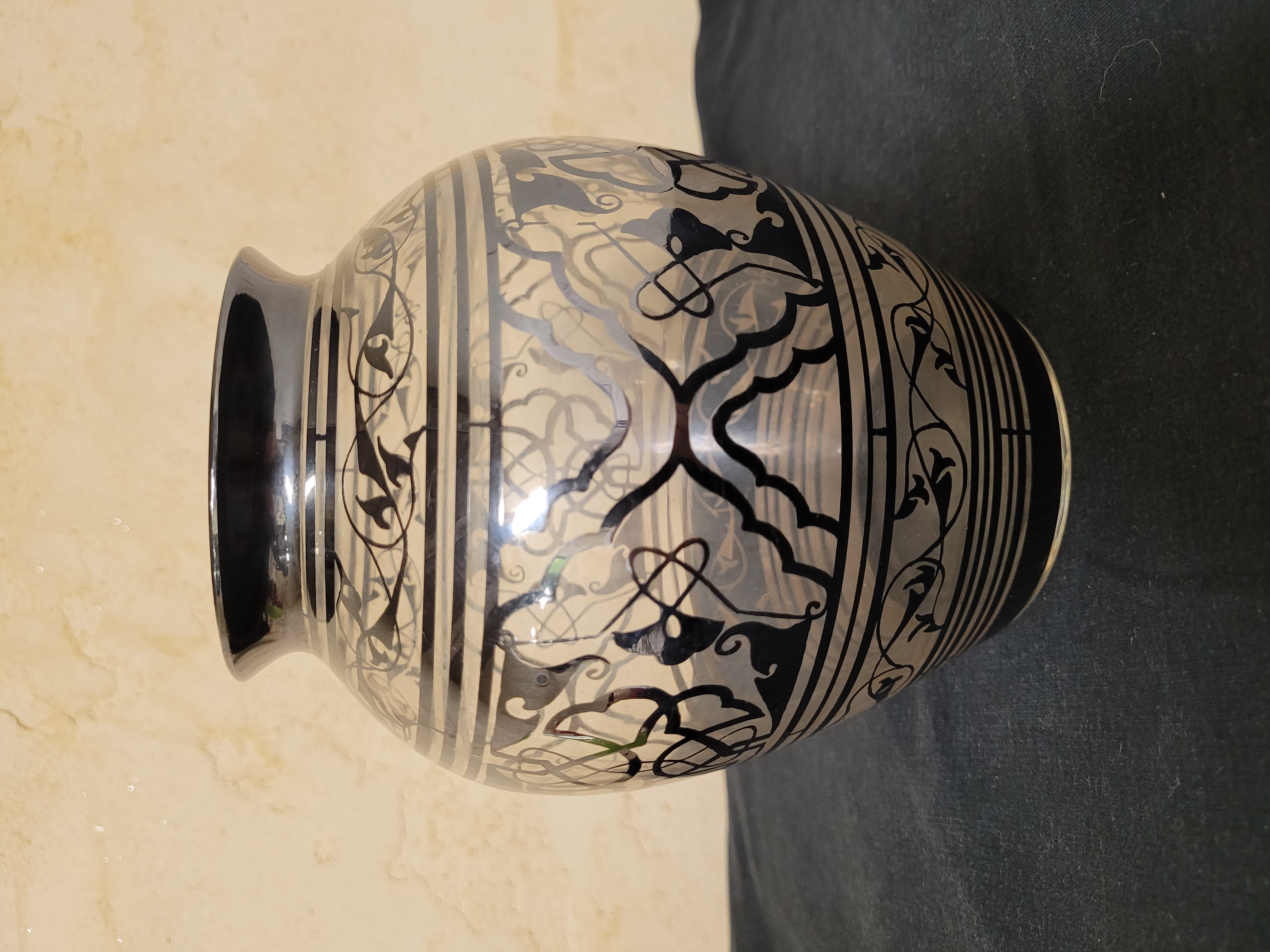 SAINT GRAAL - Vase en verre orné d'argent, Art Deco