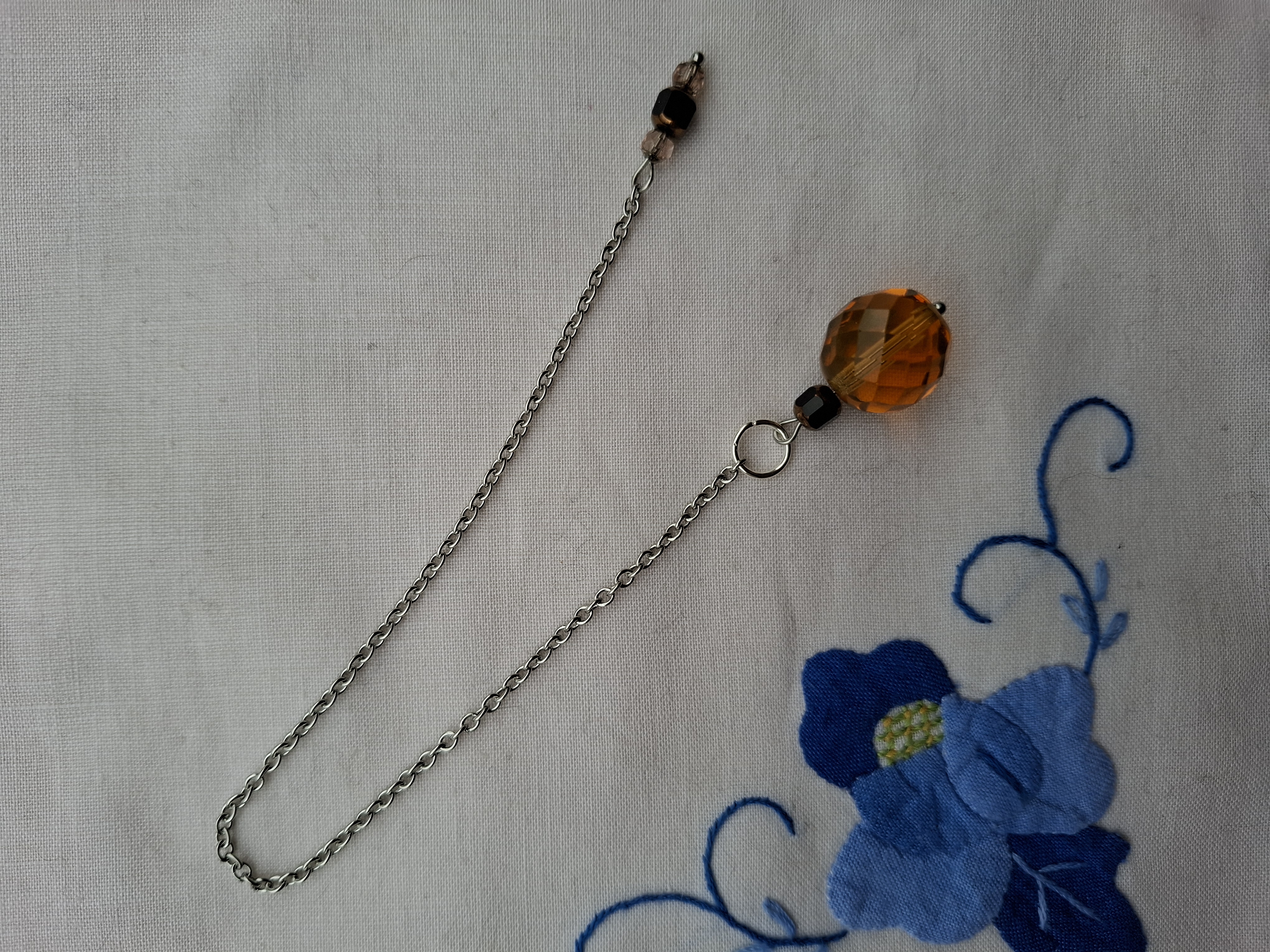 Pendule divinatoire, ésotérique en verre enrichi à l'uranium