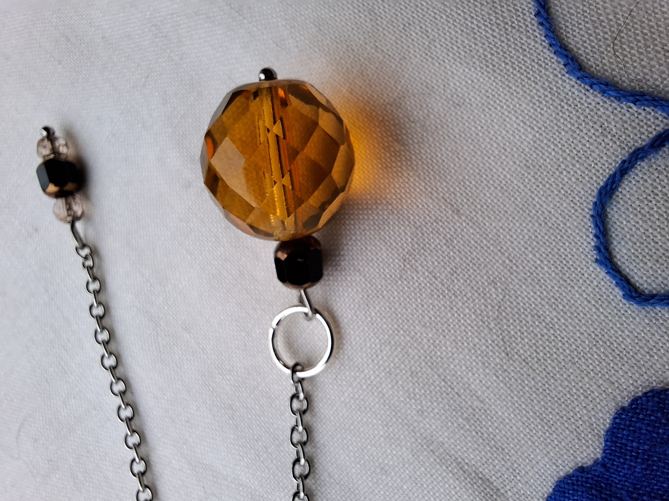 Pendule divinatoire, ésotérique en verre enrichi à l'uranium