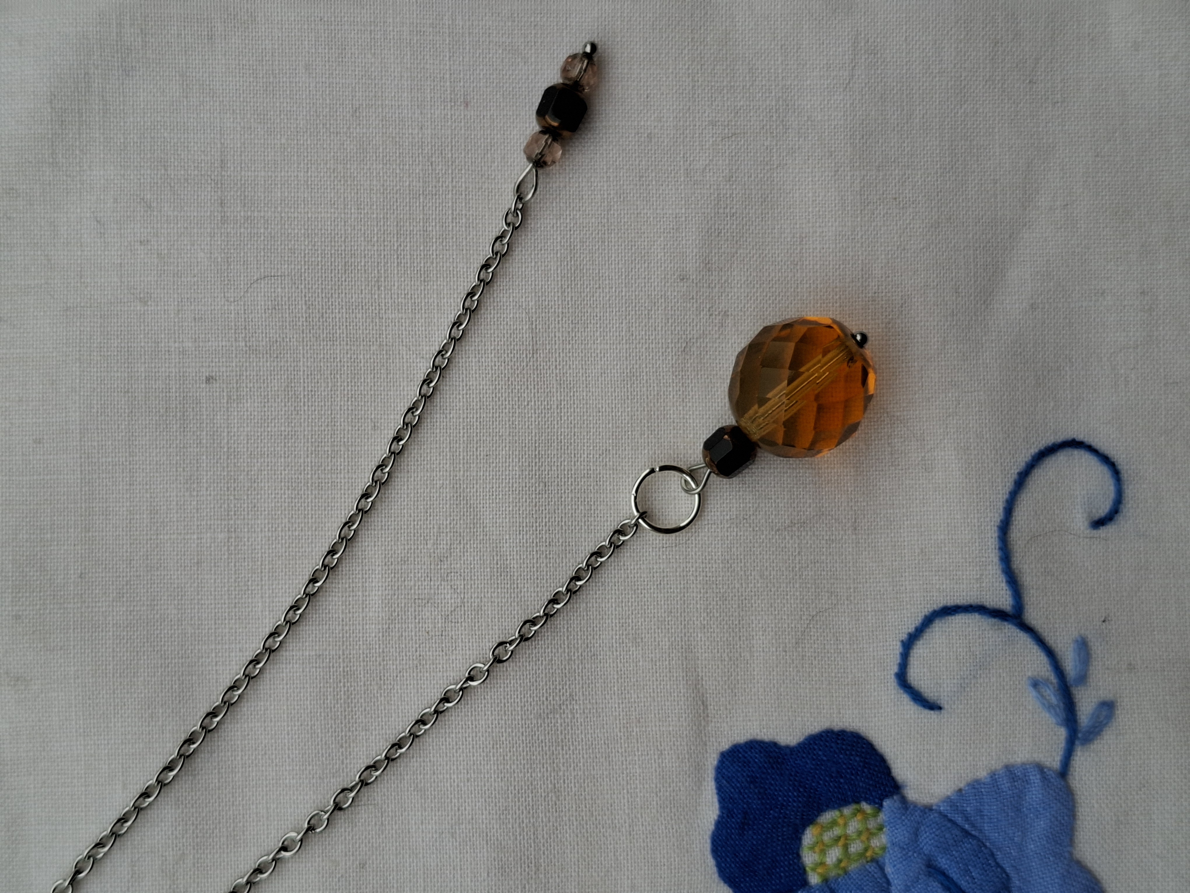 Pendule divinatoire, ésotérique en verre enrichi à l'uranium