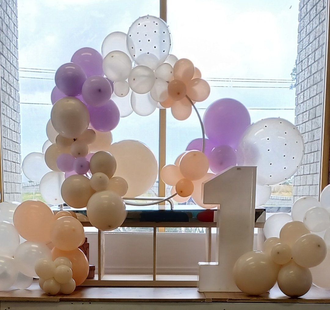 Balloon Arch Setup