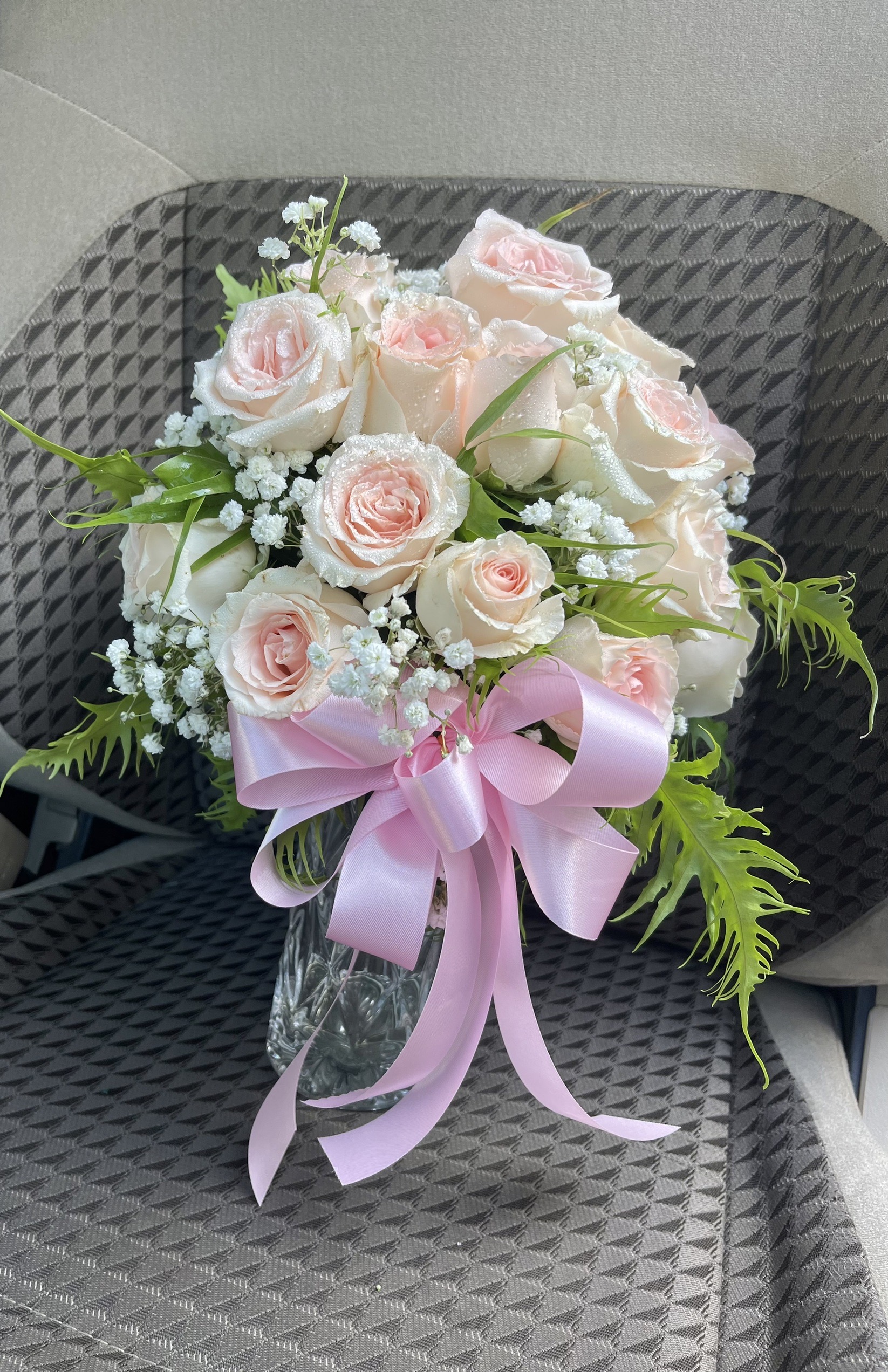 Elegant Pink and White Rose Bouquet