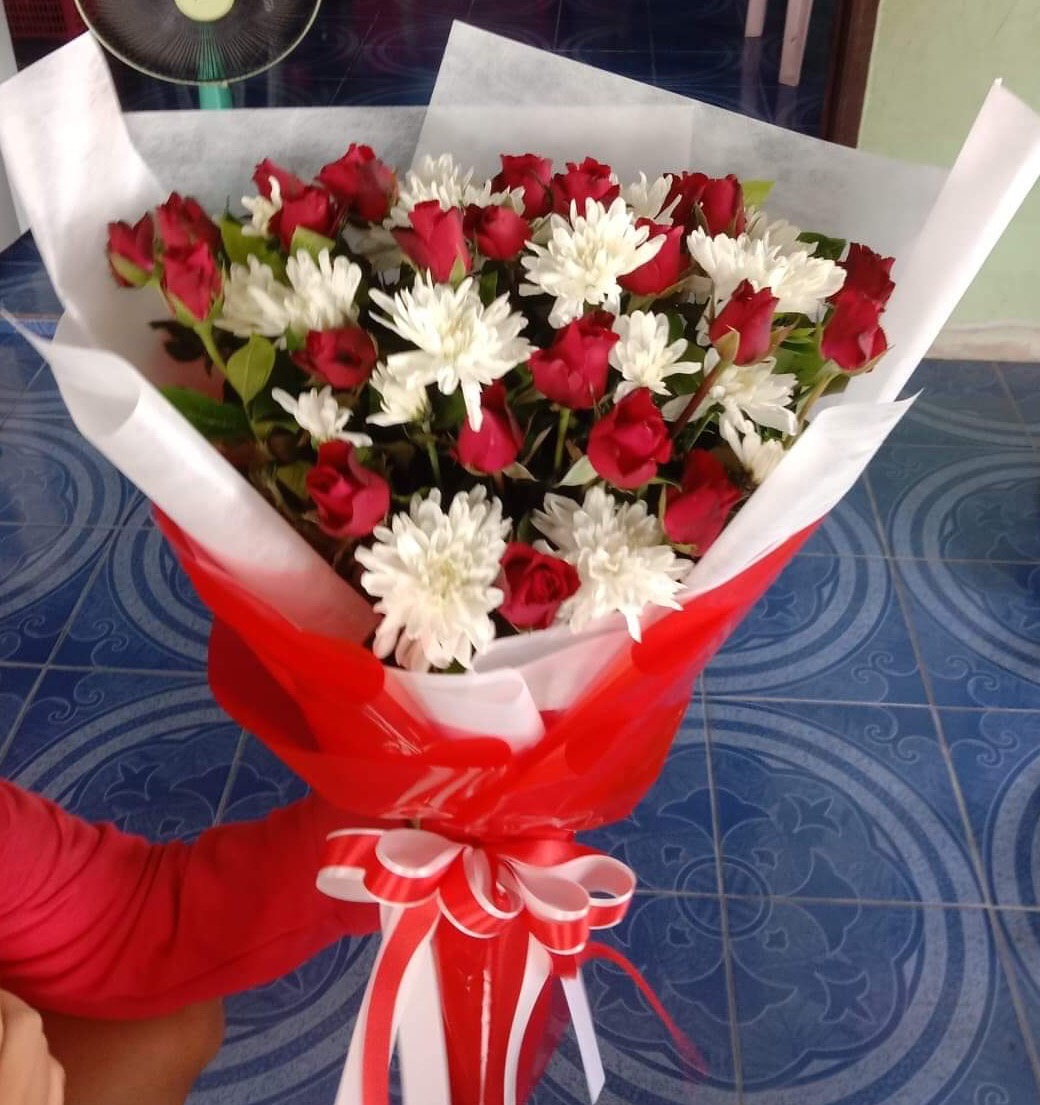 Bouquet of Red Roses and White Chrysanthemums