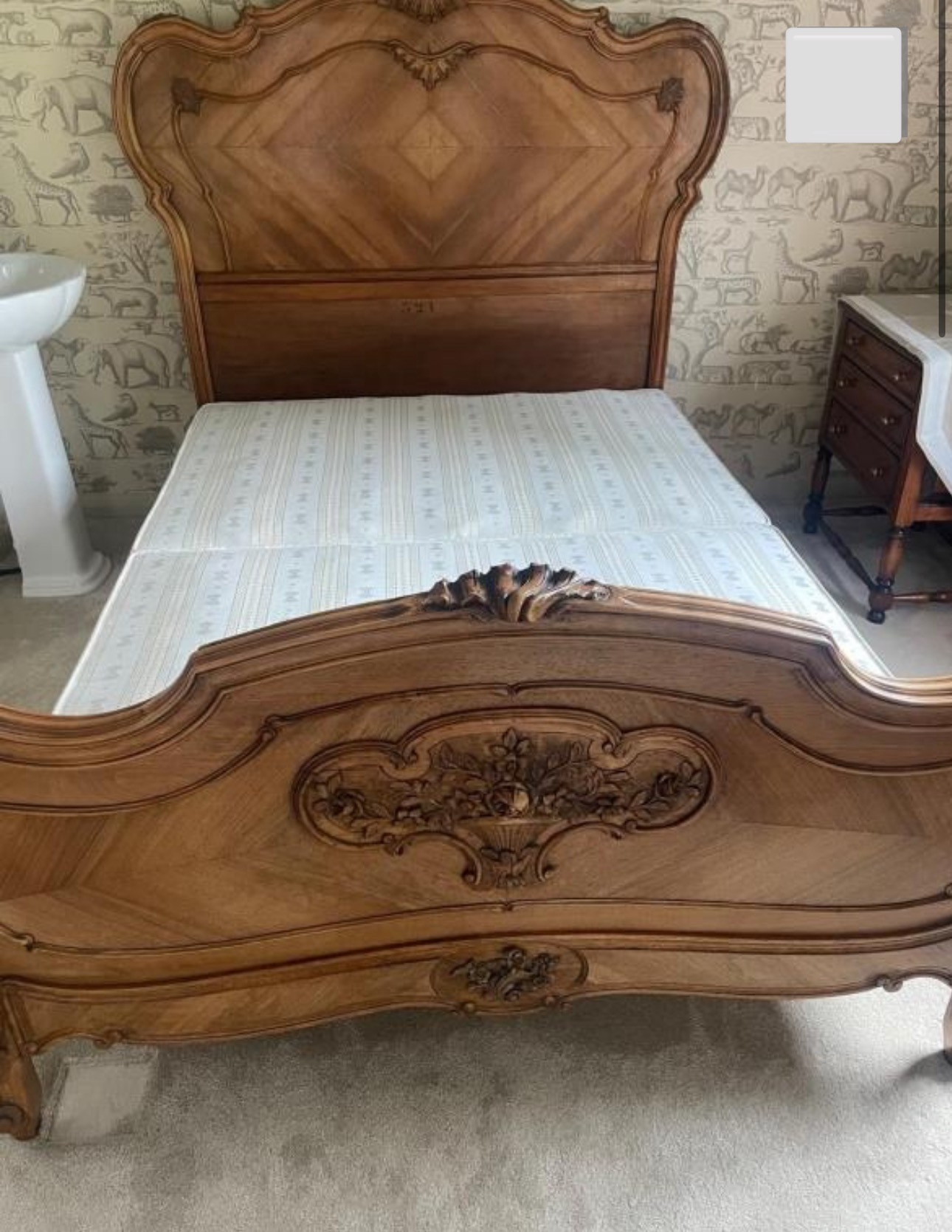 French Bed
