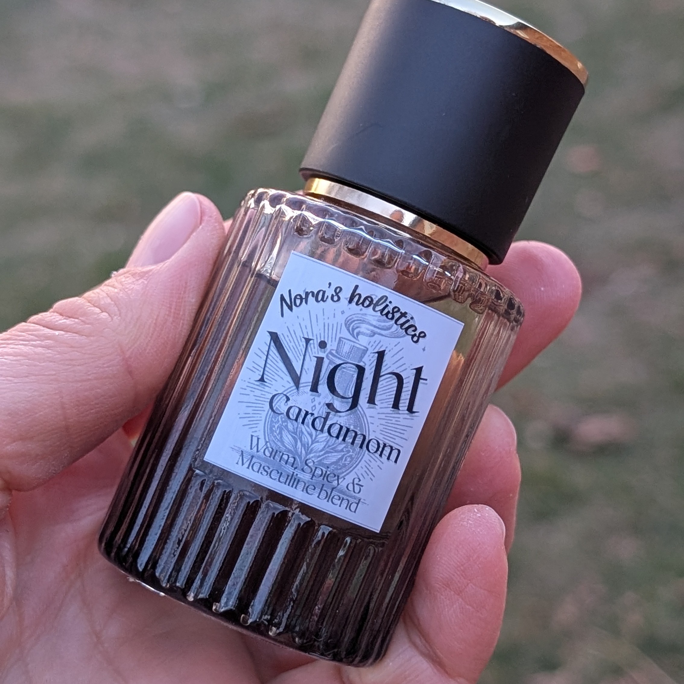 NIGHT CARDAMOM - Essential Oil Perfume Spray
