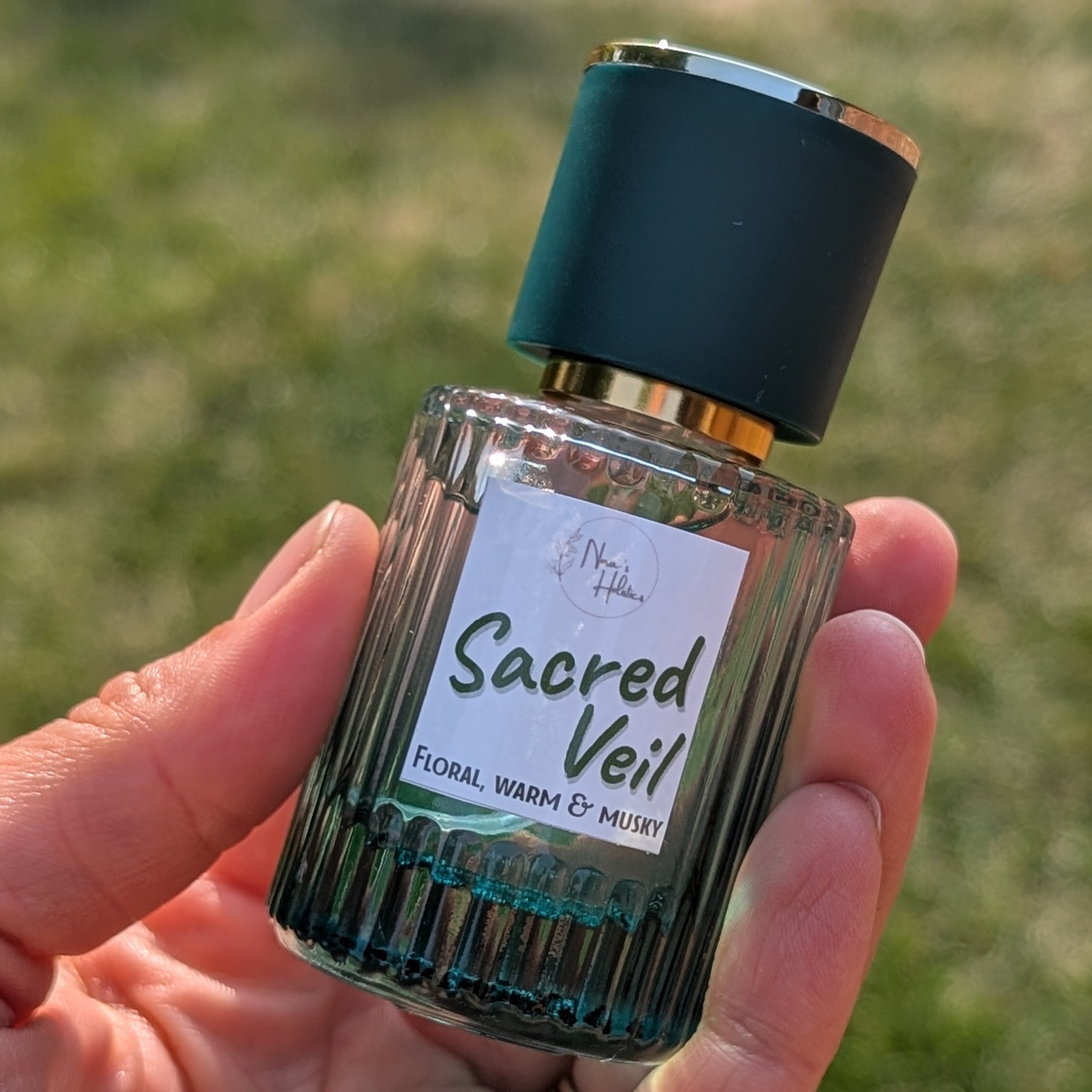 SACRED VEIL – Essential Oil Perfume Spray