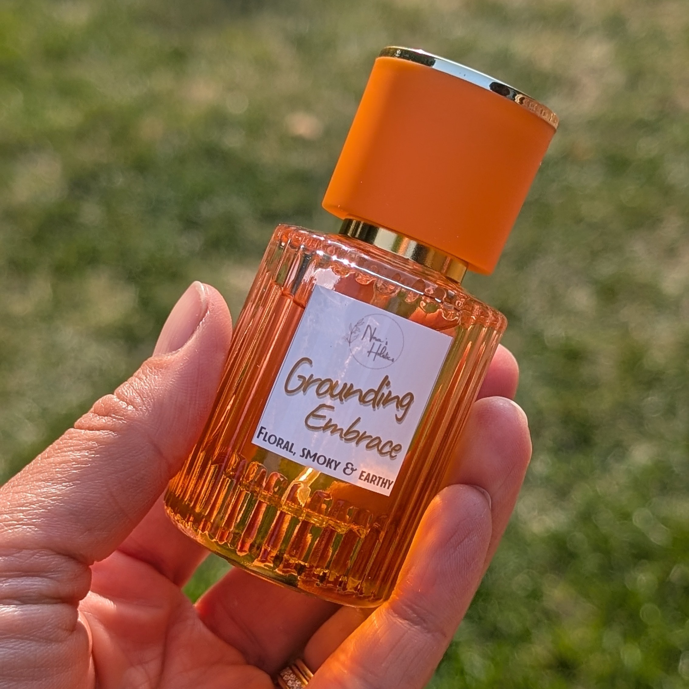 GROUNDING EMBRACE – Essential Oil Perfume Spray