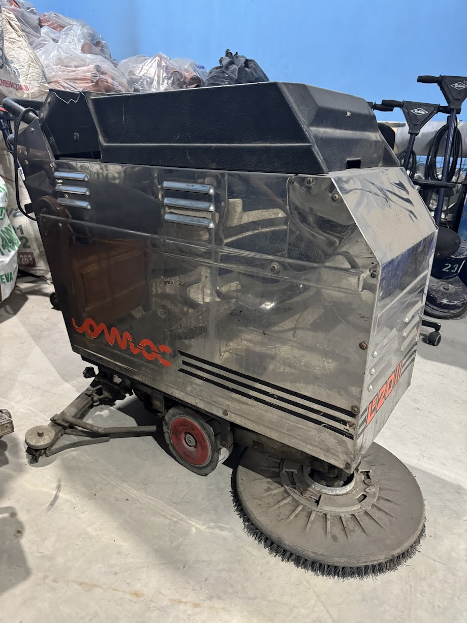 Máquina barredora industrial comac le20 