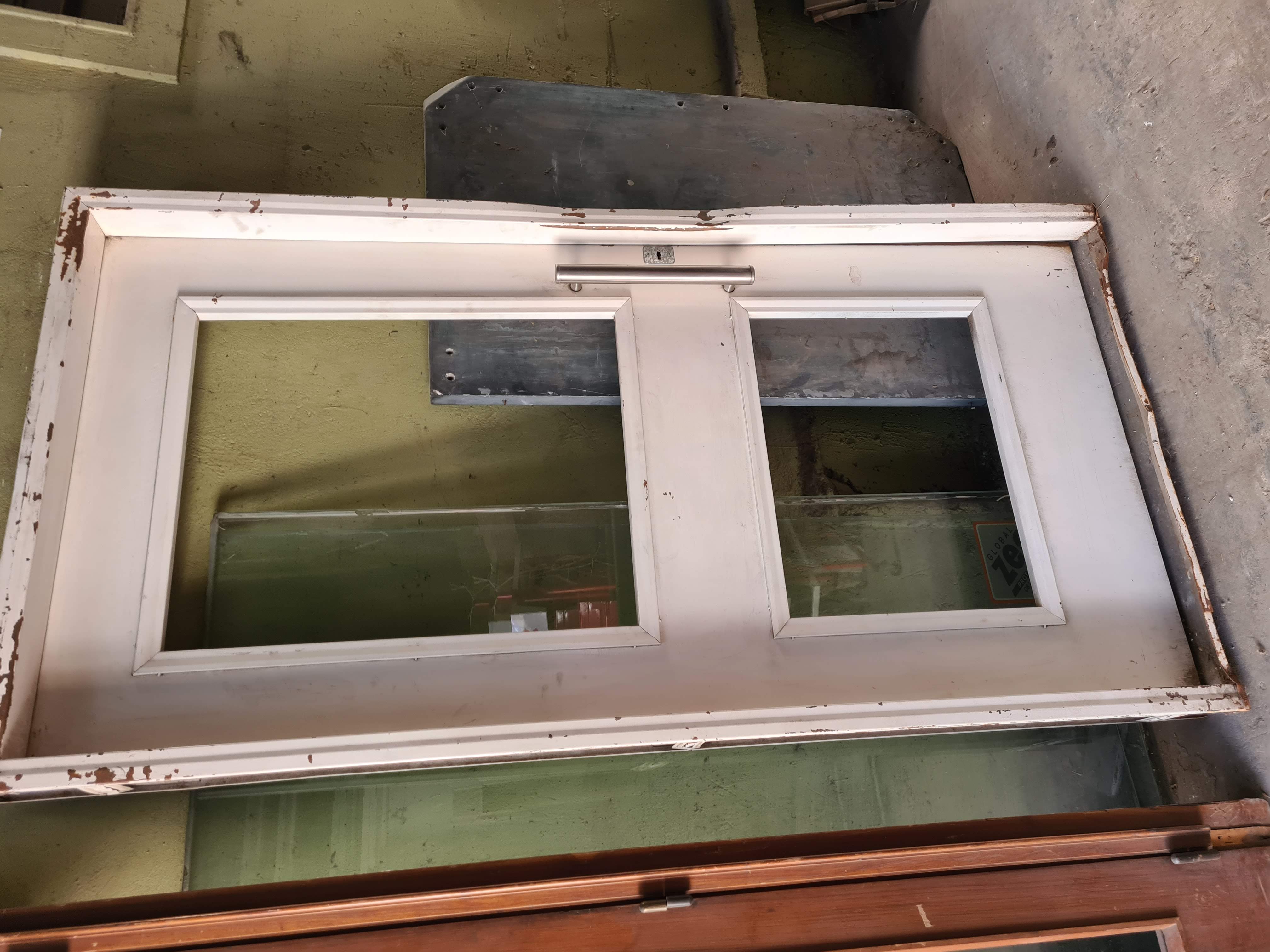 Puerta chapa 18 con detalles 