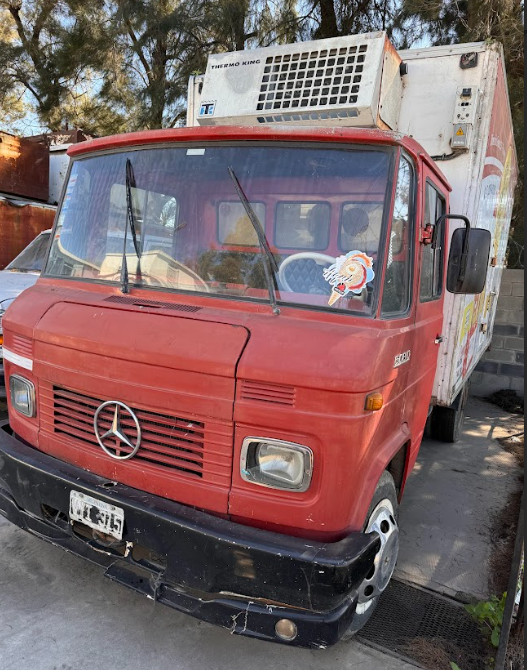 Camion mercedes 608D equipo de frio R502 