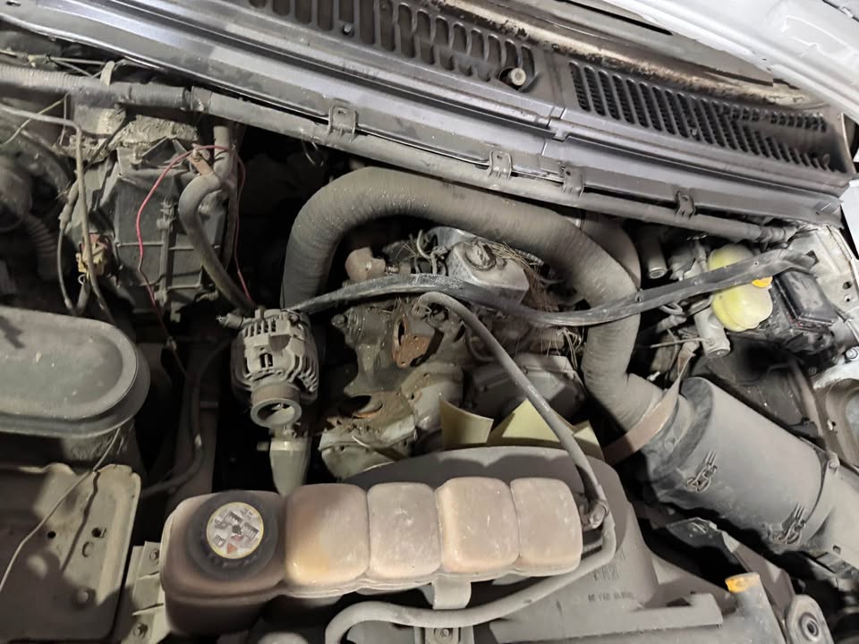 Ford 4000 con faltantes 