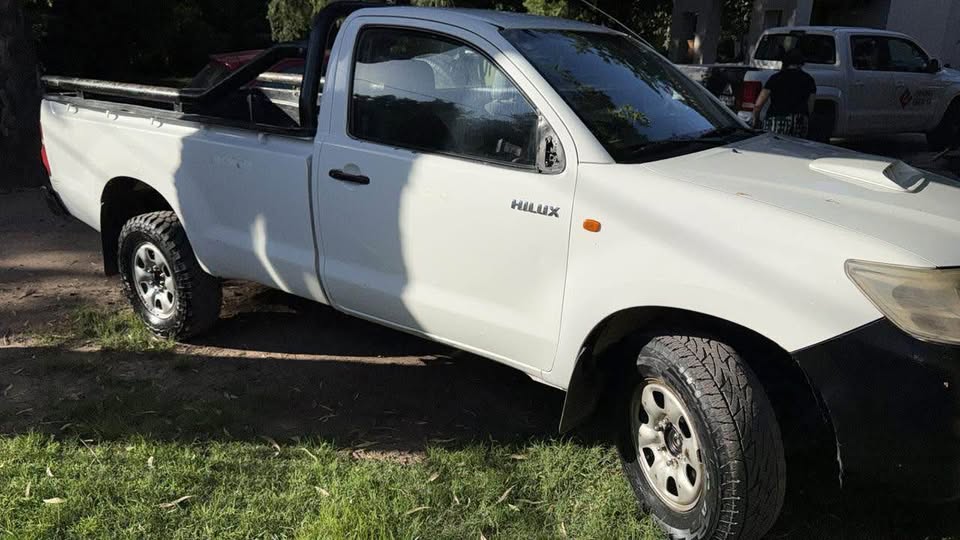 Toyota hilux 2014 cabina simple 4x2 