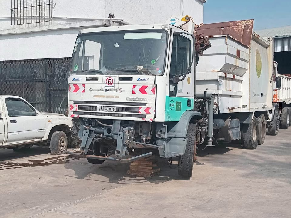 Iveco tector 170 e22 titular 2014 con hidrogrua