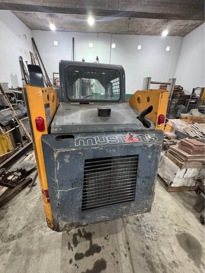 Mnipala Mustang 2013 con 2400hs 