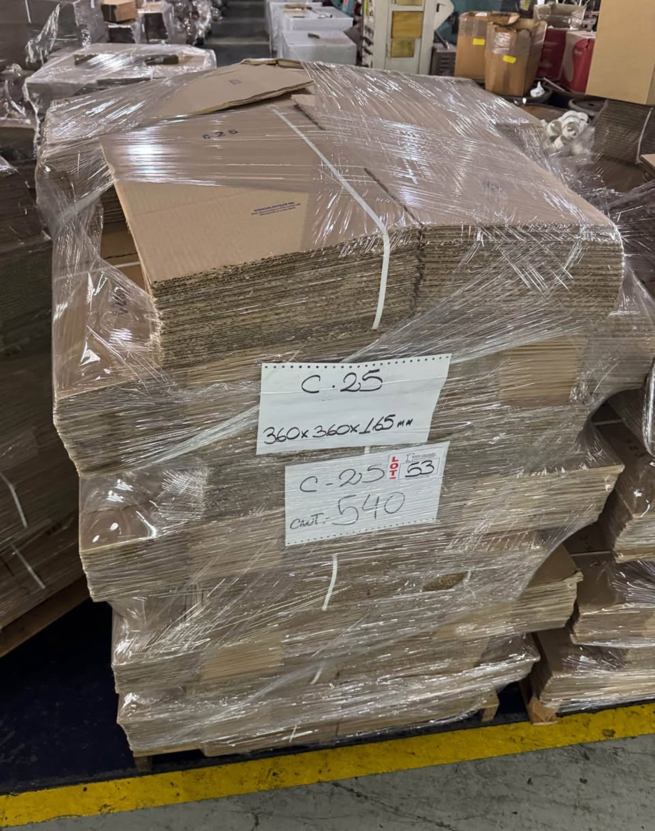 Lote de aproximadamente 6100 cajas de cartón de varias medidas 