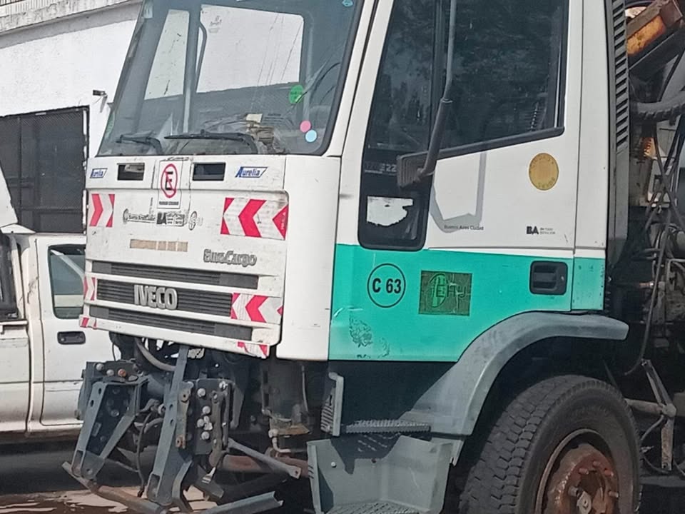 Iveco tector 170 e22 titular 2014 con hidrogrua