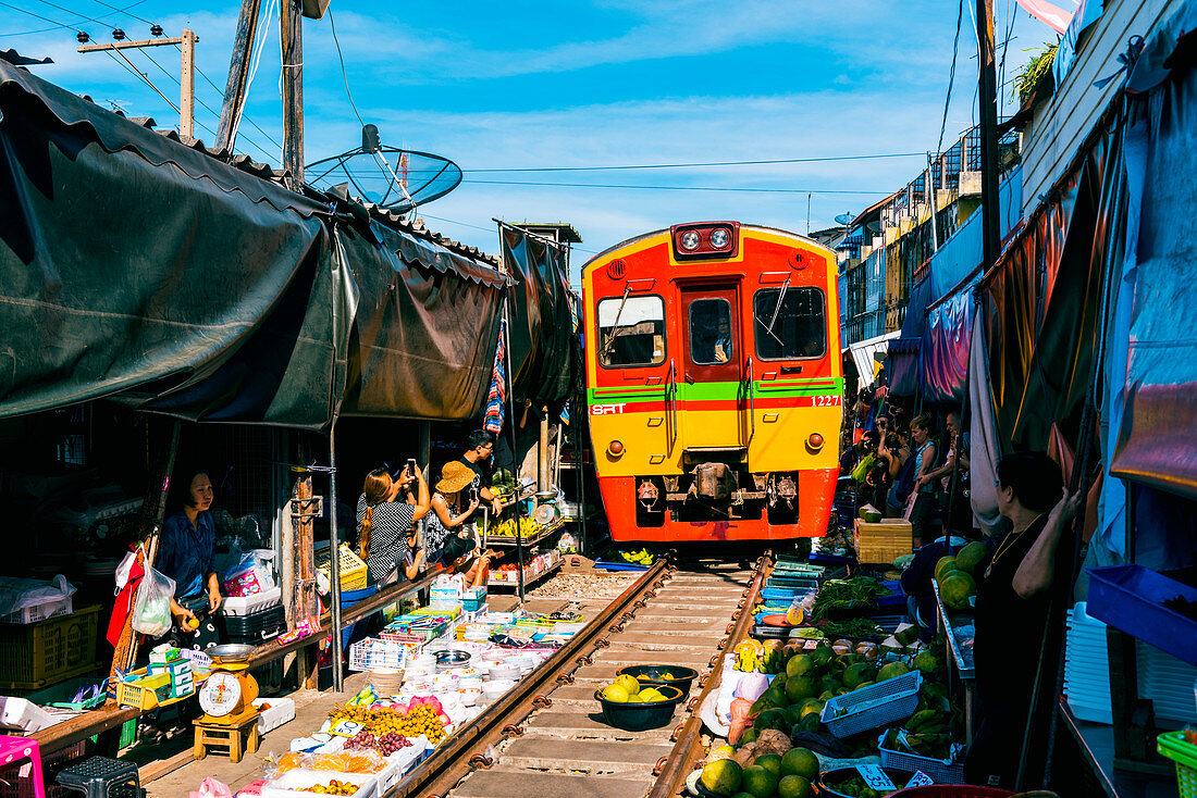 Mercado do trem e mercado flutuante