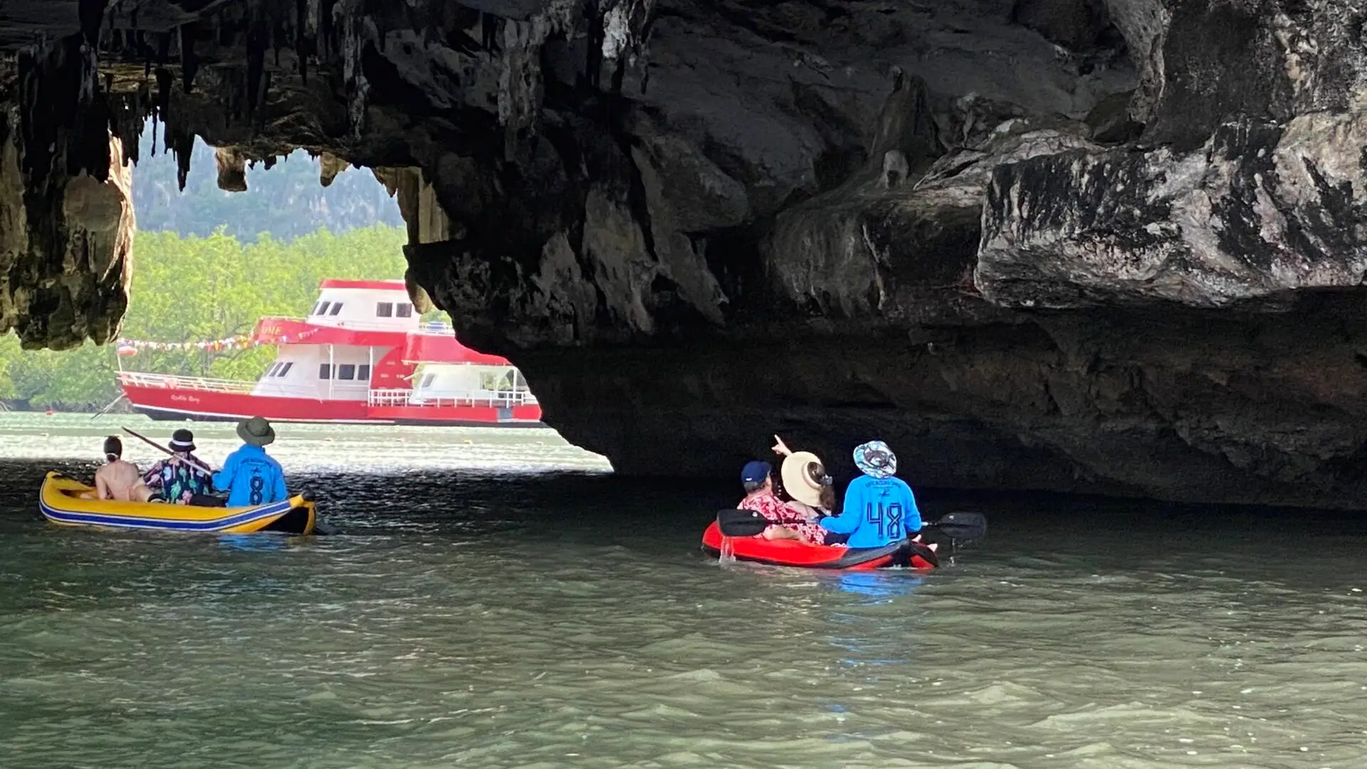 James bond saindo de Phuket