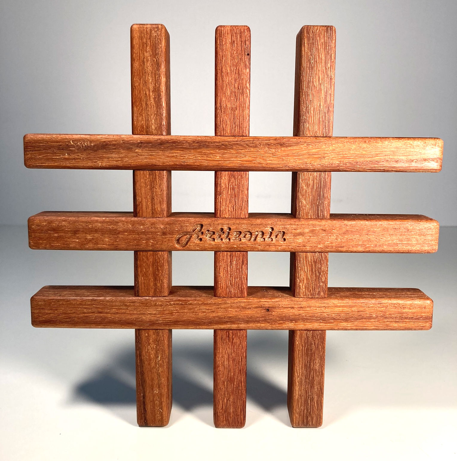 Trivet in Teak with Tic Tac Design