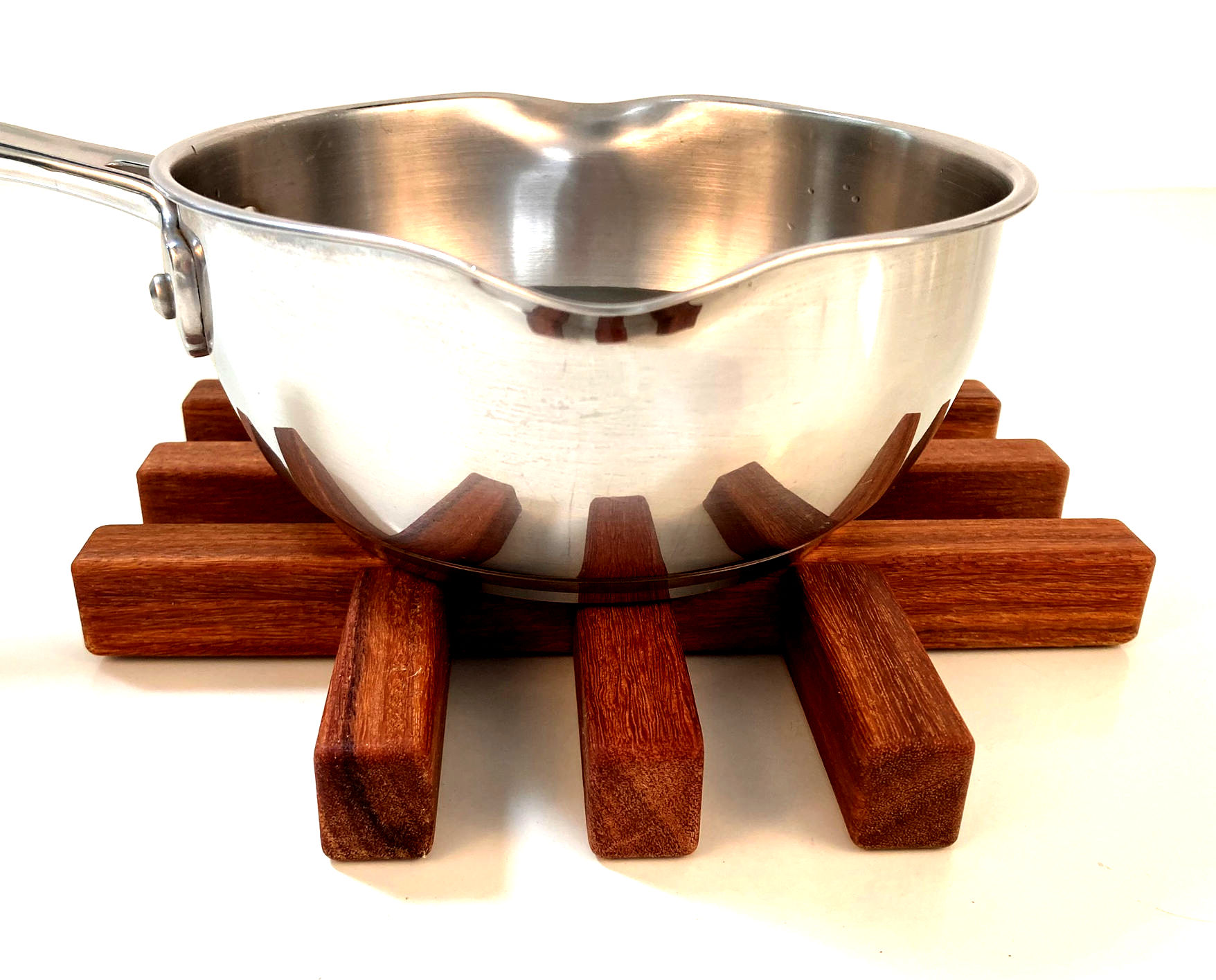 Trivet in Teak with Tic Tac Design