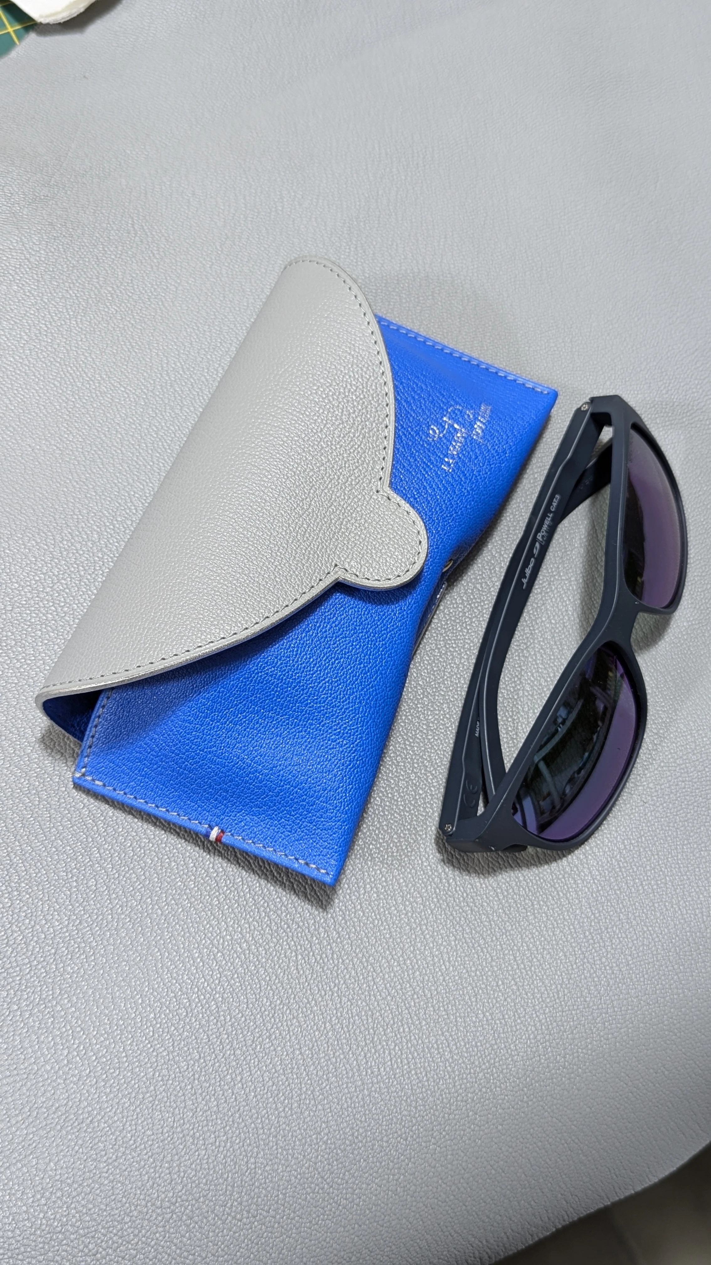 Etui à lunettes solaire