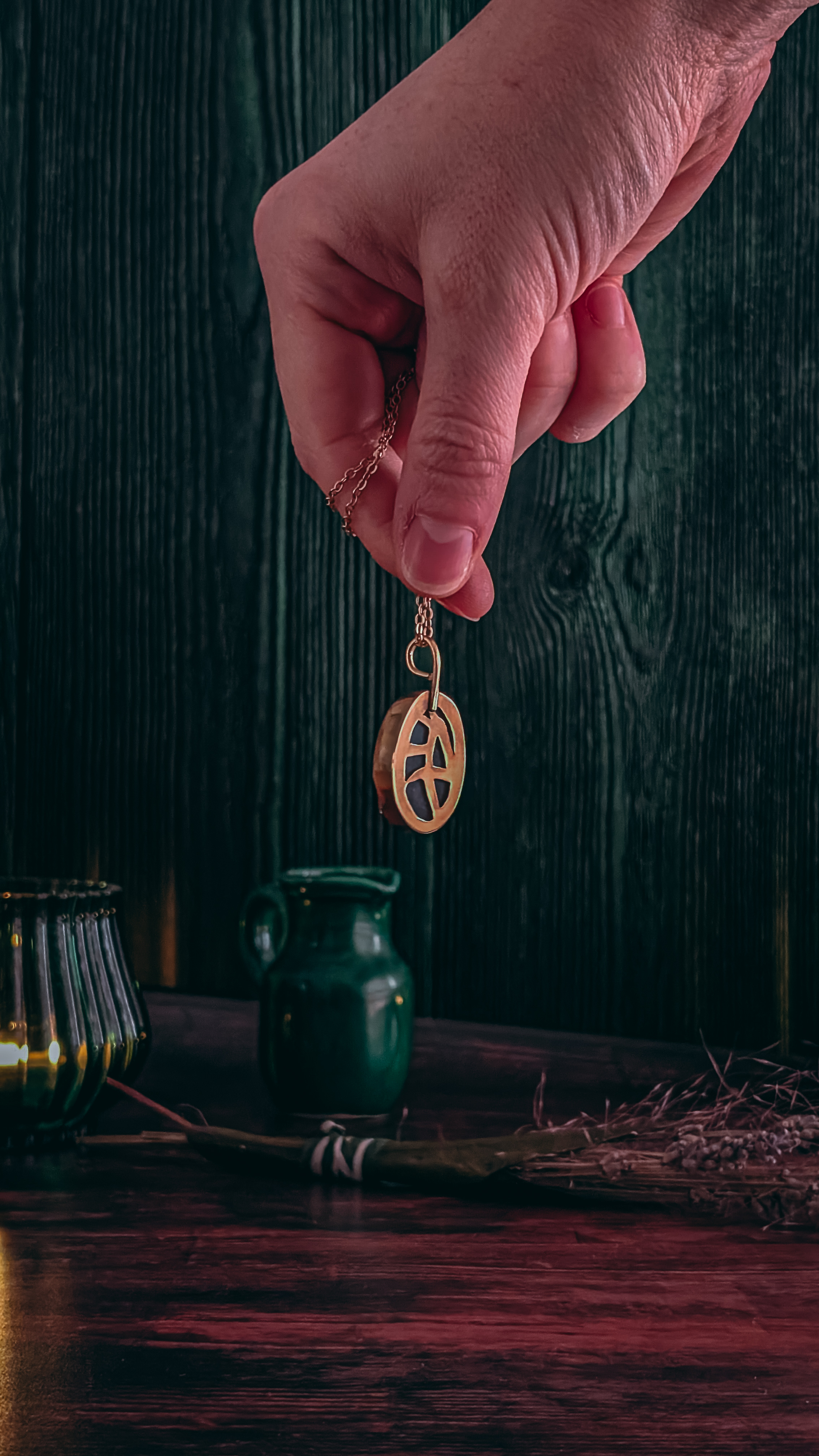 Collier Lanterne des Profondeurs