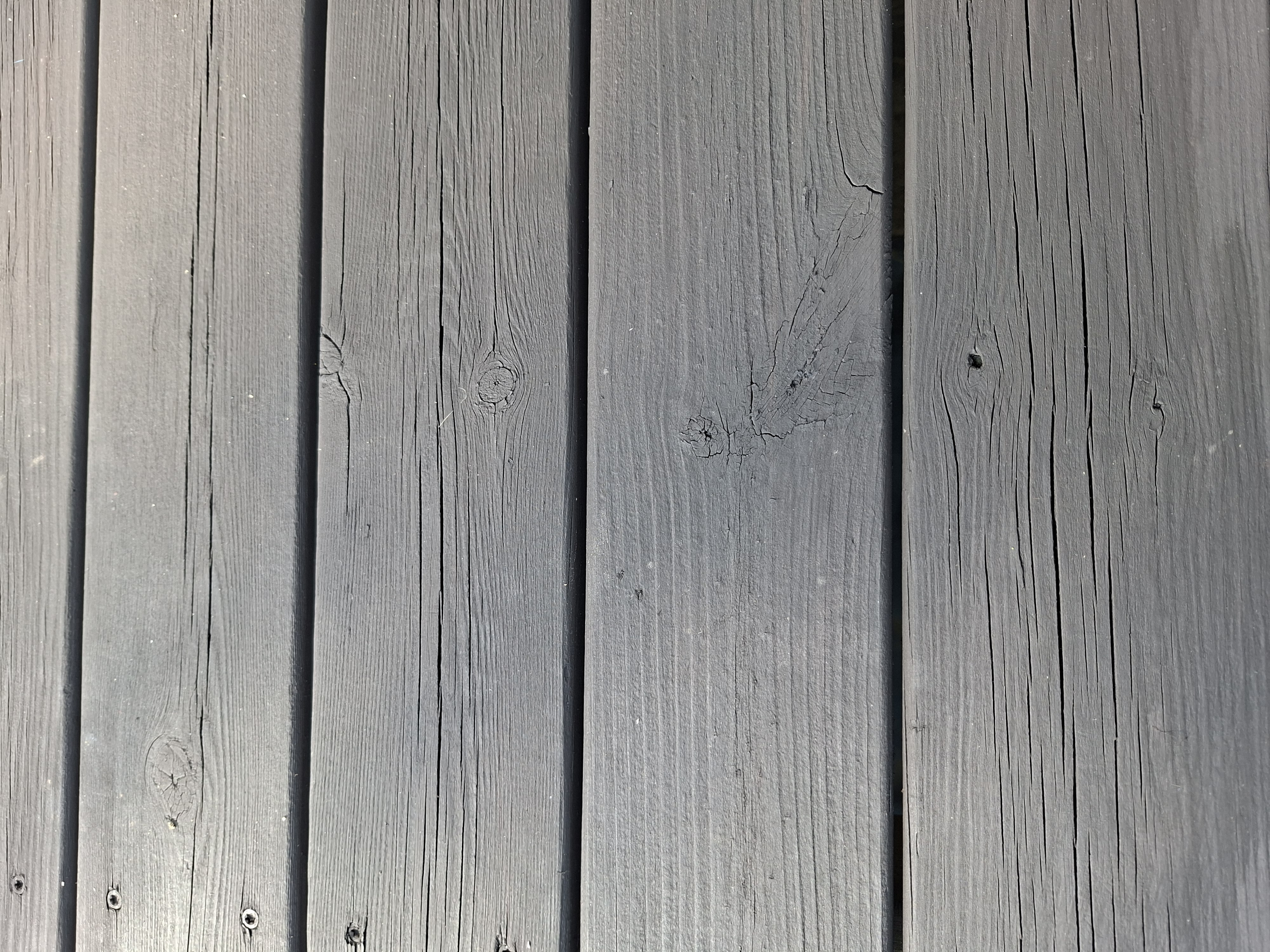 Peinture effet bois brûlé noir – Bardage & bois extérieur – Naturelle