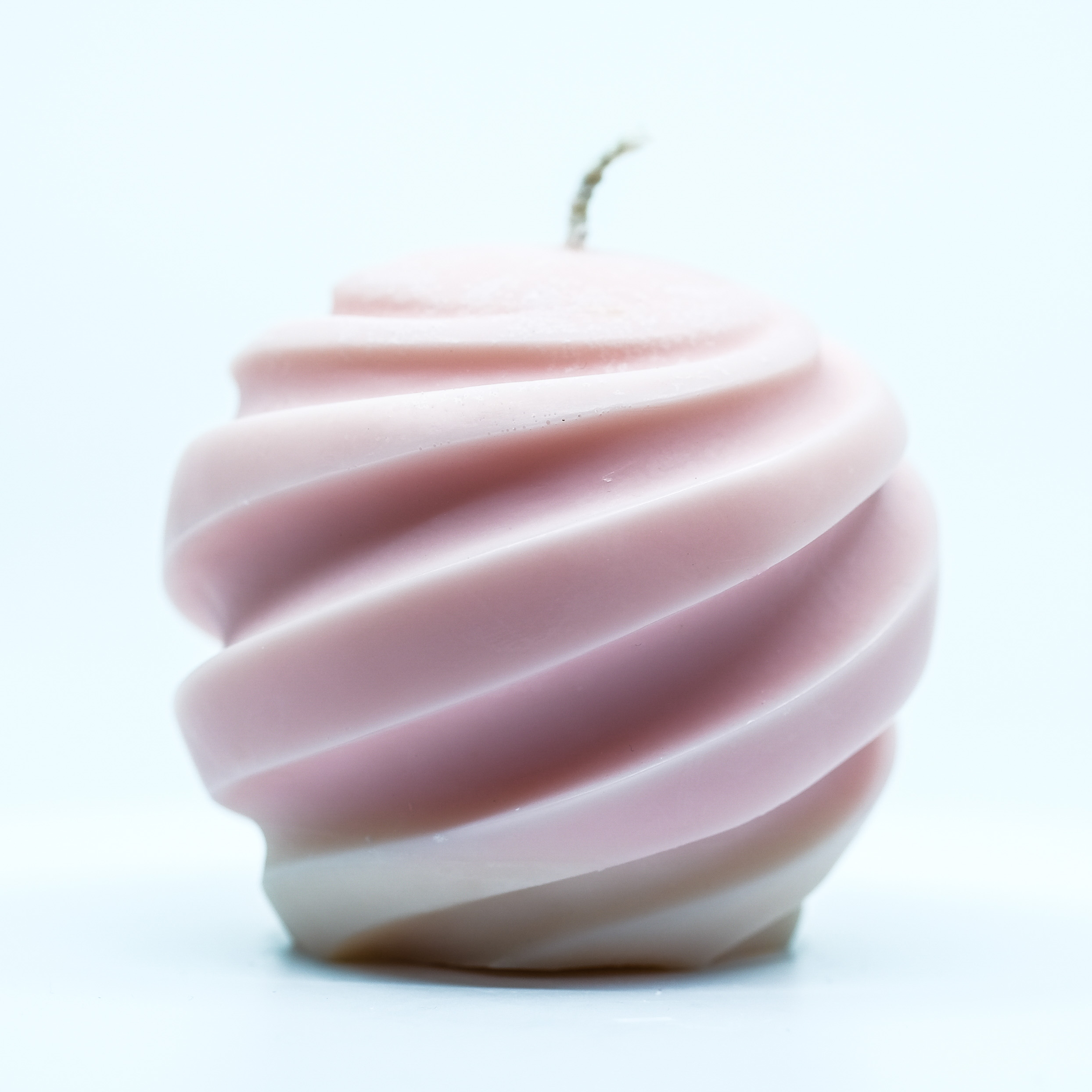 Žvakė - spiralės motyvas