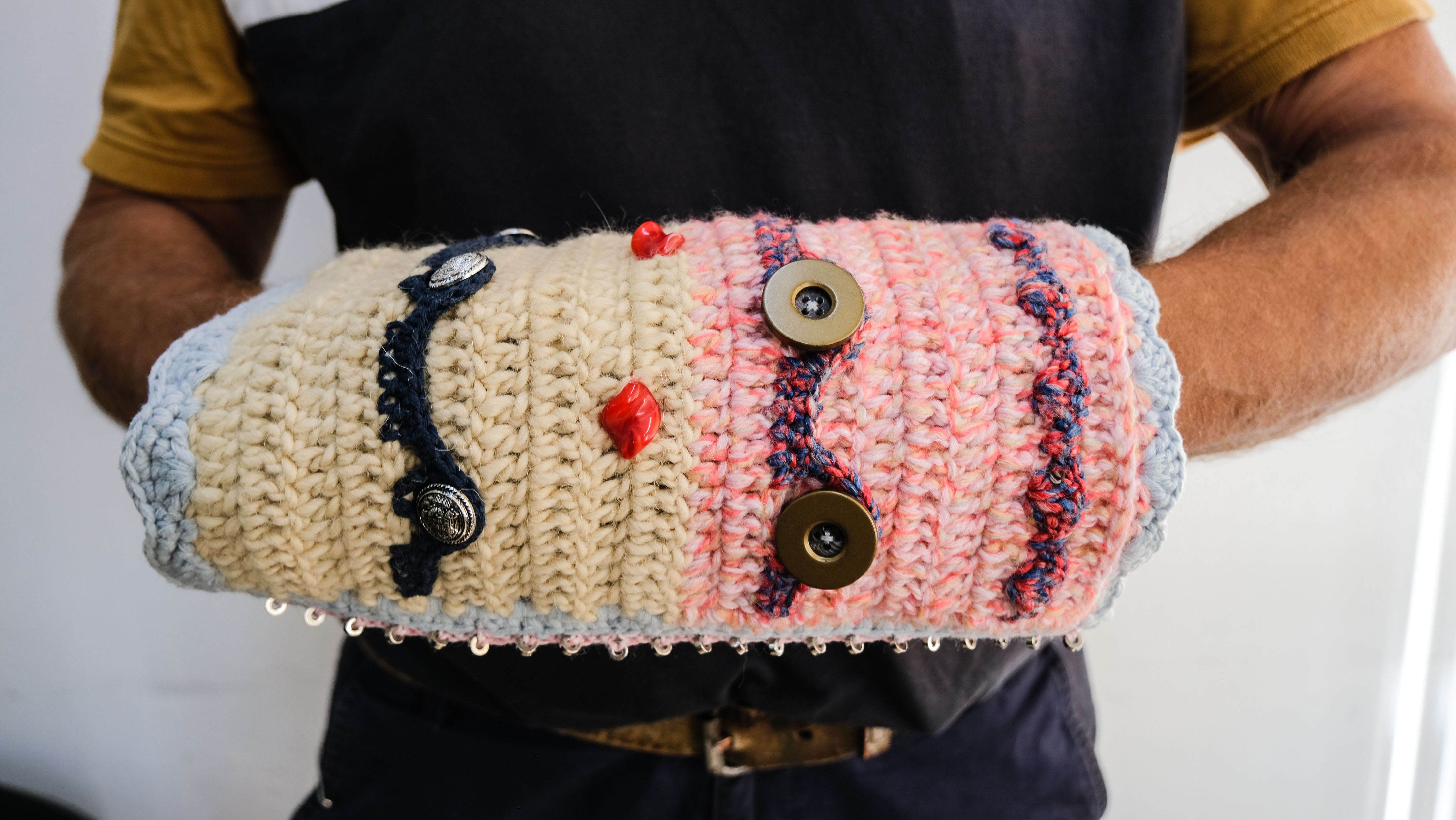 Rankovė - Demencija, Alzheimerio liga sergančių žmonių užimtumo priemonė