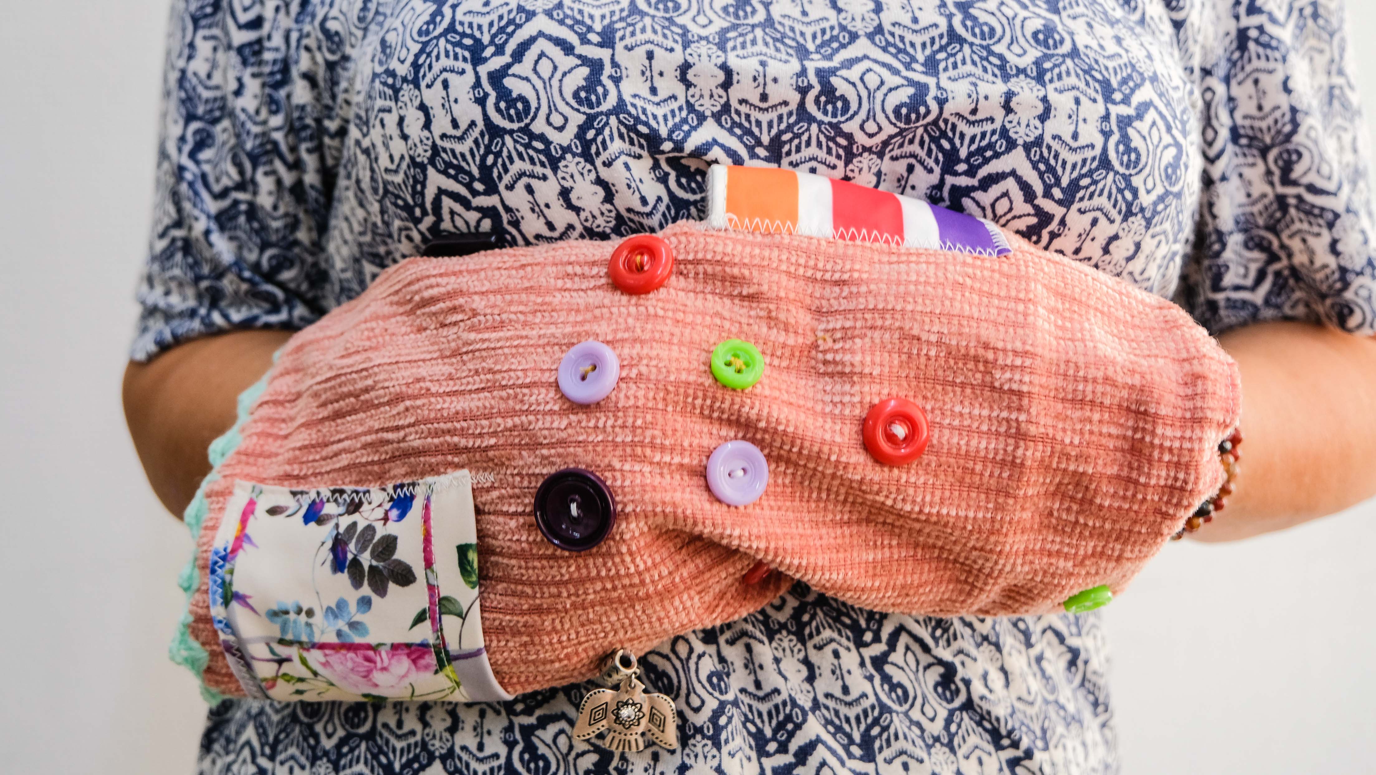 Rankovė - Demencija, Alzheimerio liga sergančių žmonių užimtumo priemonė