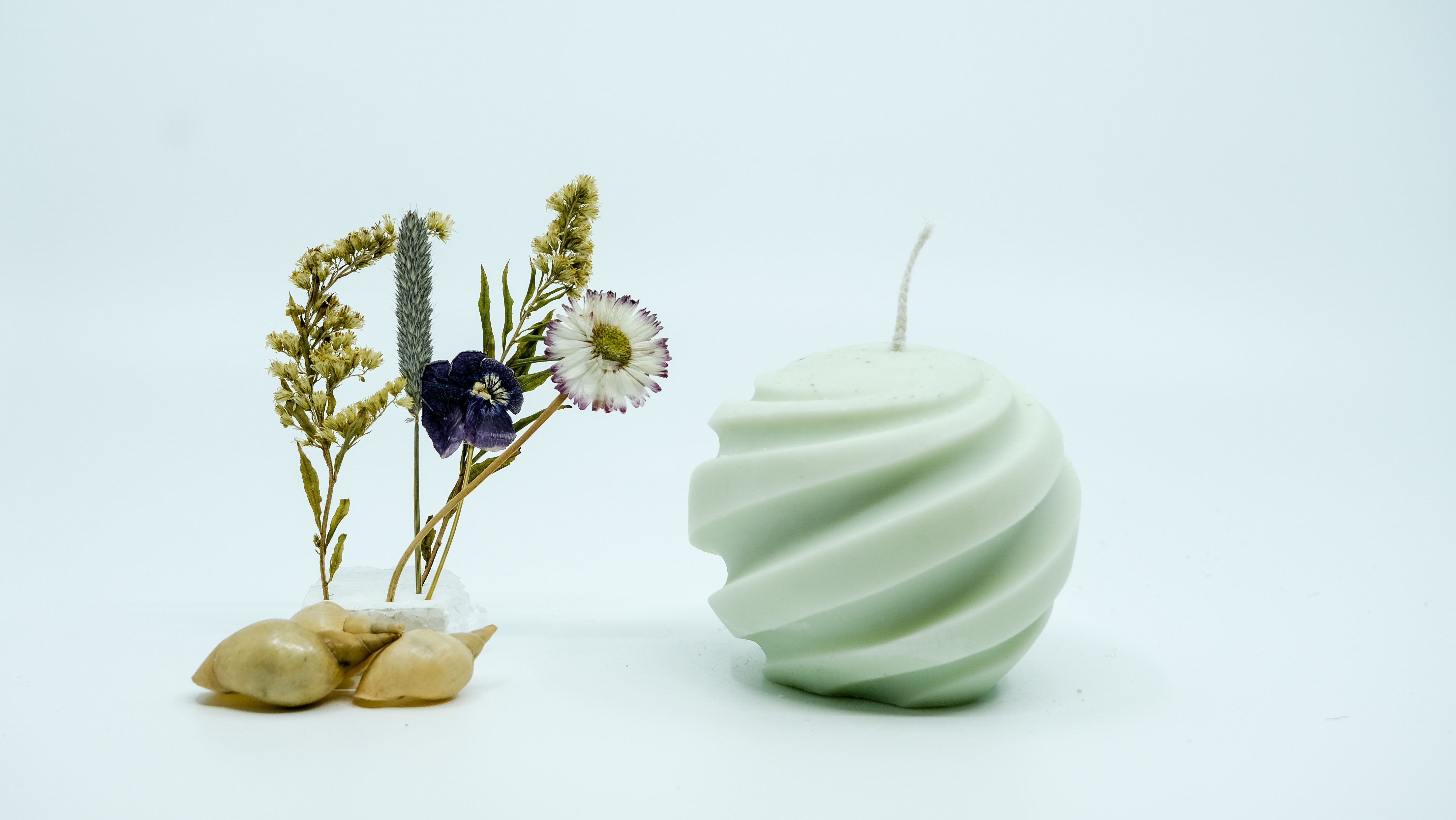 Žvakė - spiralės motyvas