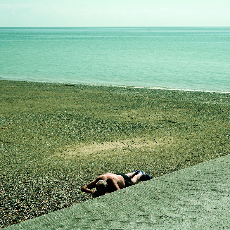 Homme sur le sable