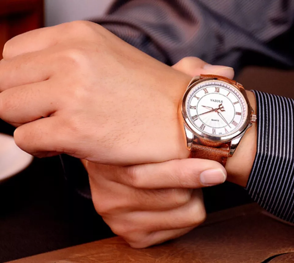 YAZOLE Roman numerals Men Quartz Luxury Wristwatch Business Watch Large Dial