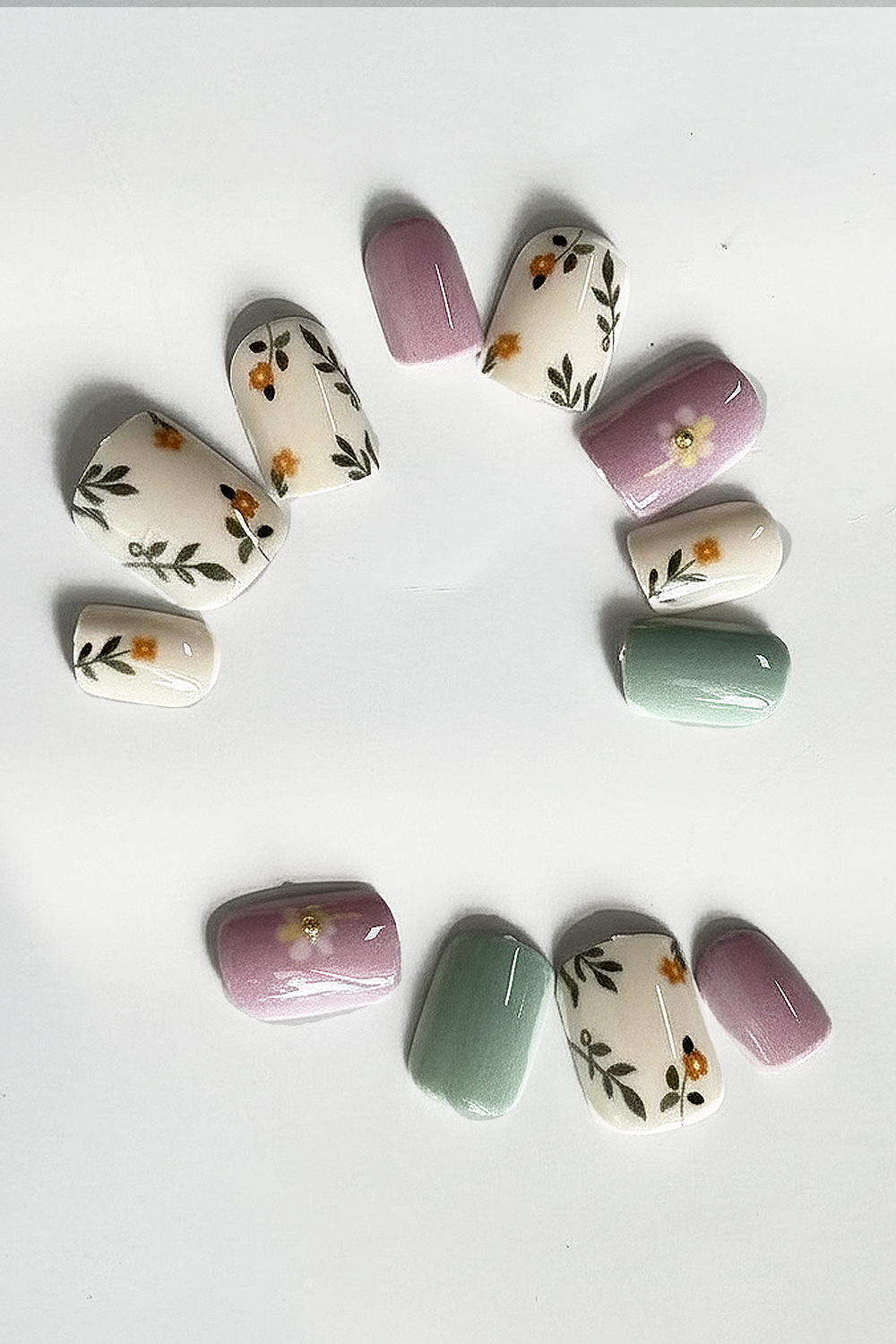 Sage & Wildflower Press-On Nail Set
