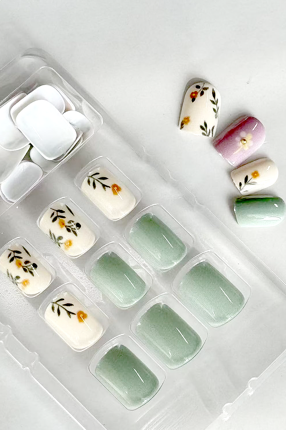 Sage & Wildflower Press-On Nail Set