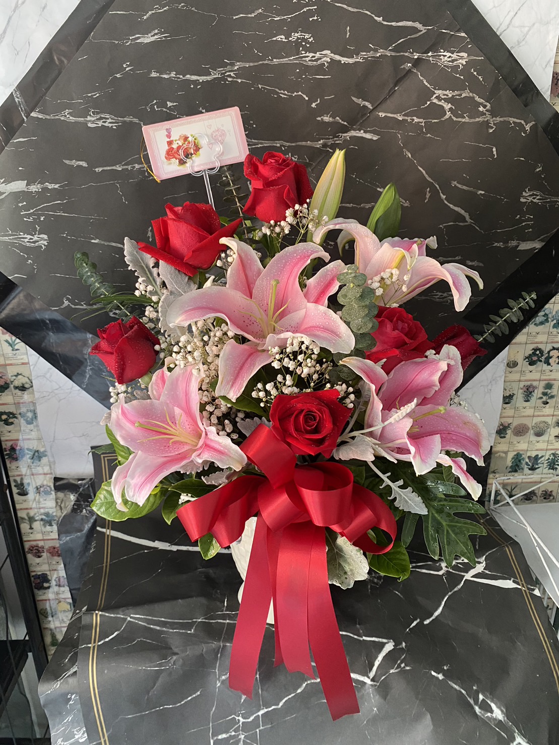 Elegant Mixed Floral Bouquet