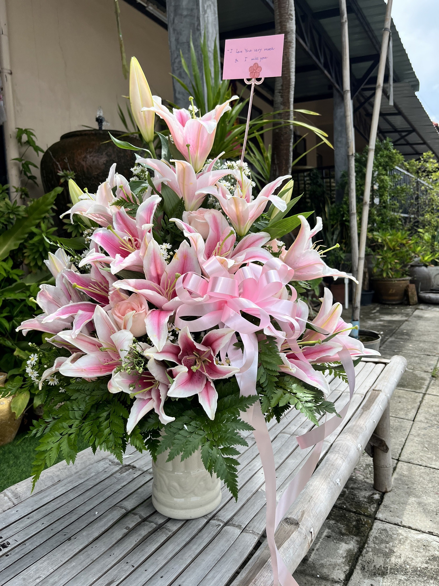 Elegant Lily Bouquet