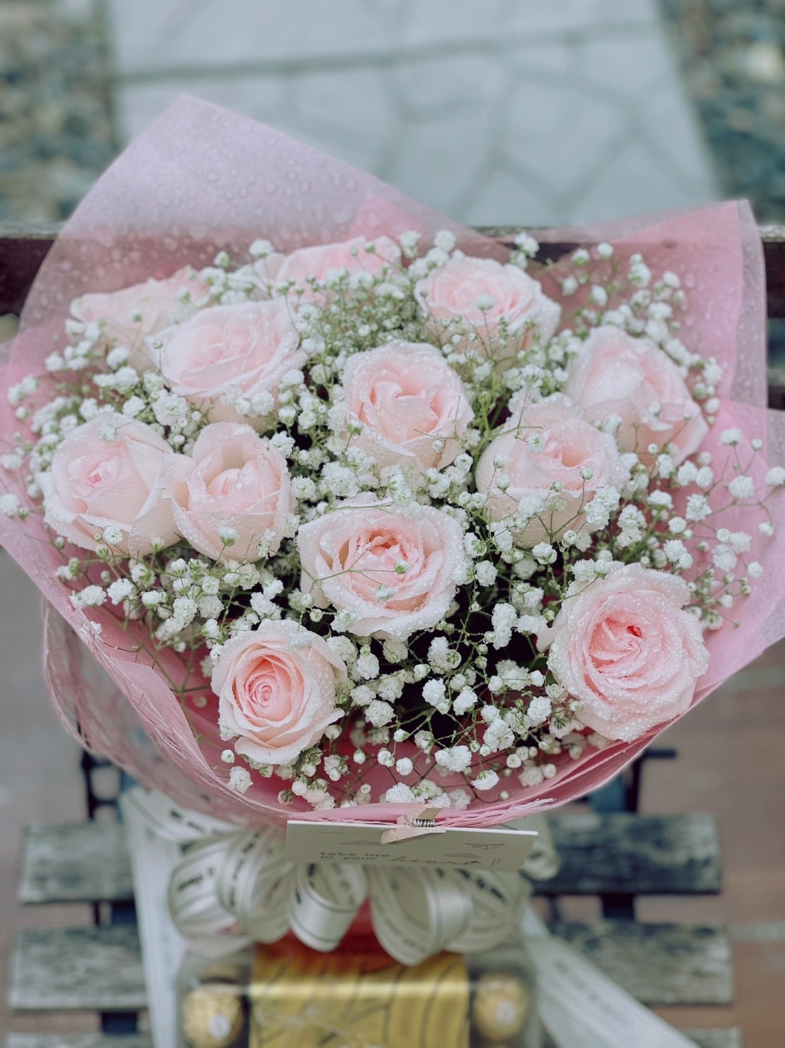 Elegant Pink Rose Bouquet