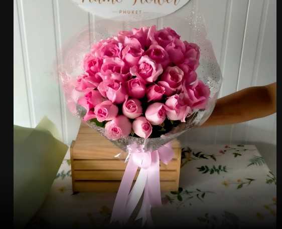 Feminine Pink Rose Bouquet