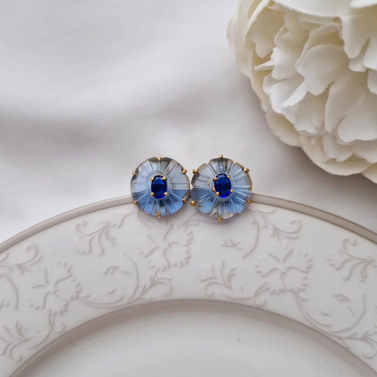 Edelstein Blume Hellblauer Topas oder Amethyst 