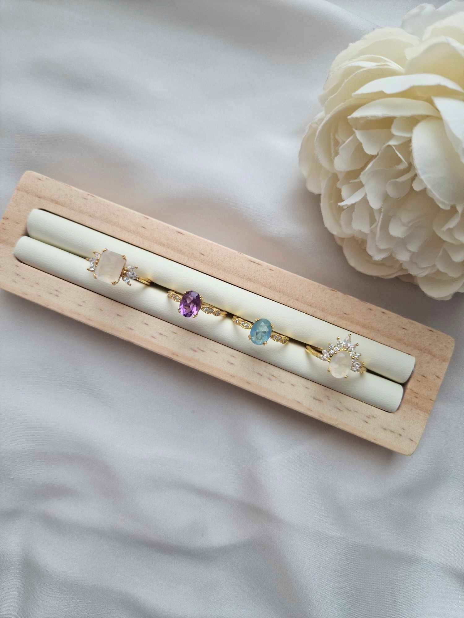 Ringe mit Edelsteinen 