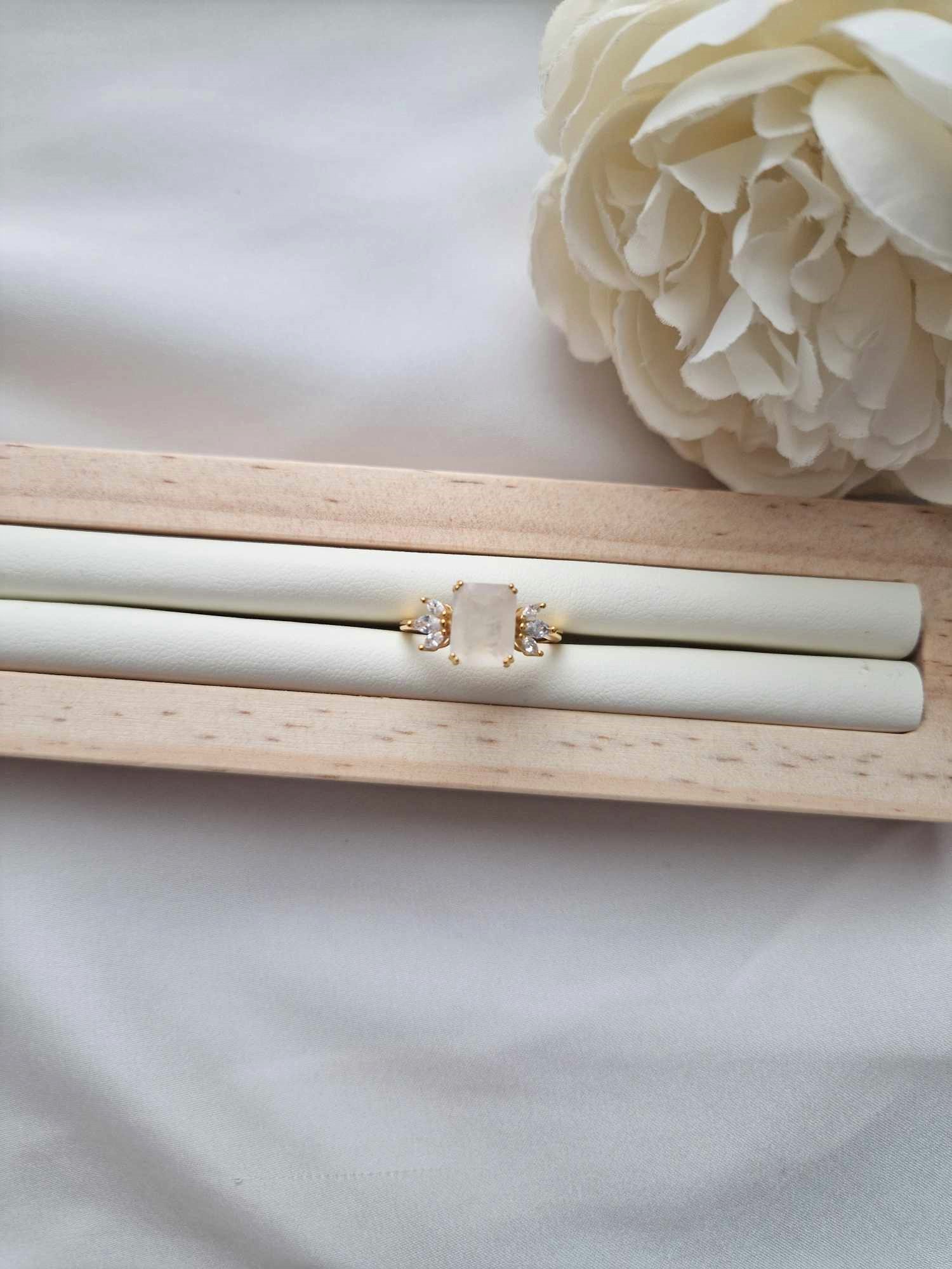 Ringe mit Edelsteinen 