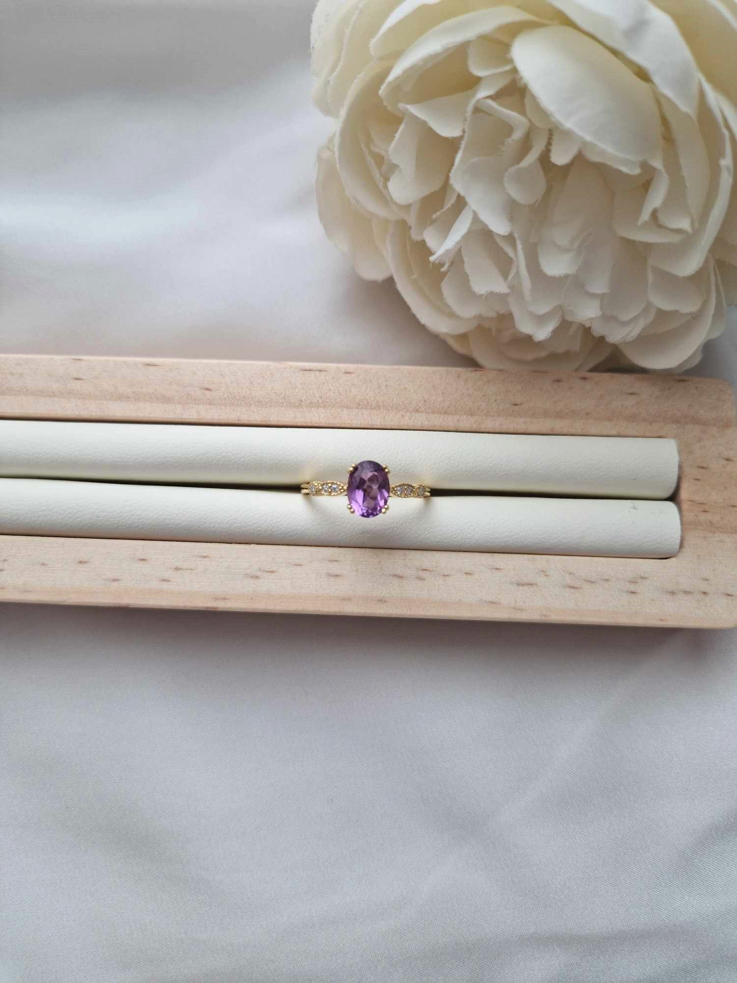 Ringe mit Edelsteinen 