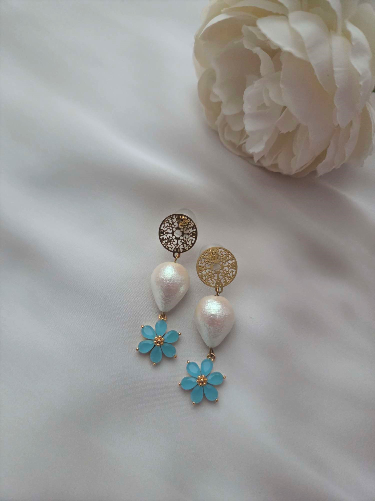 Besondere Ohrringe mit Cotton Pearl