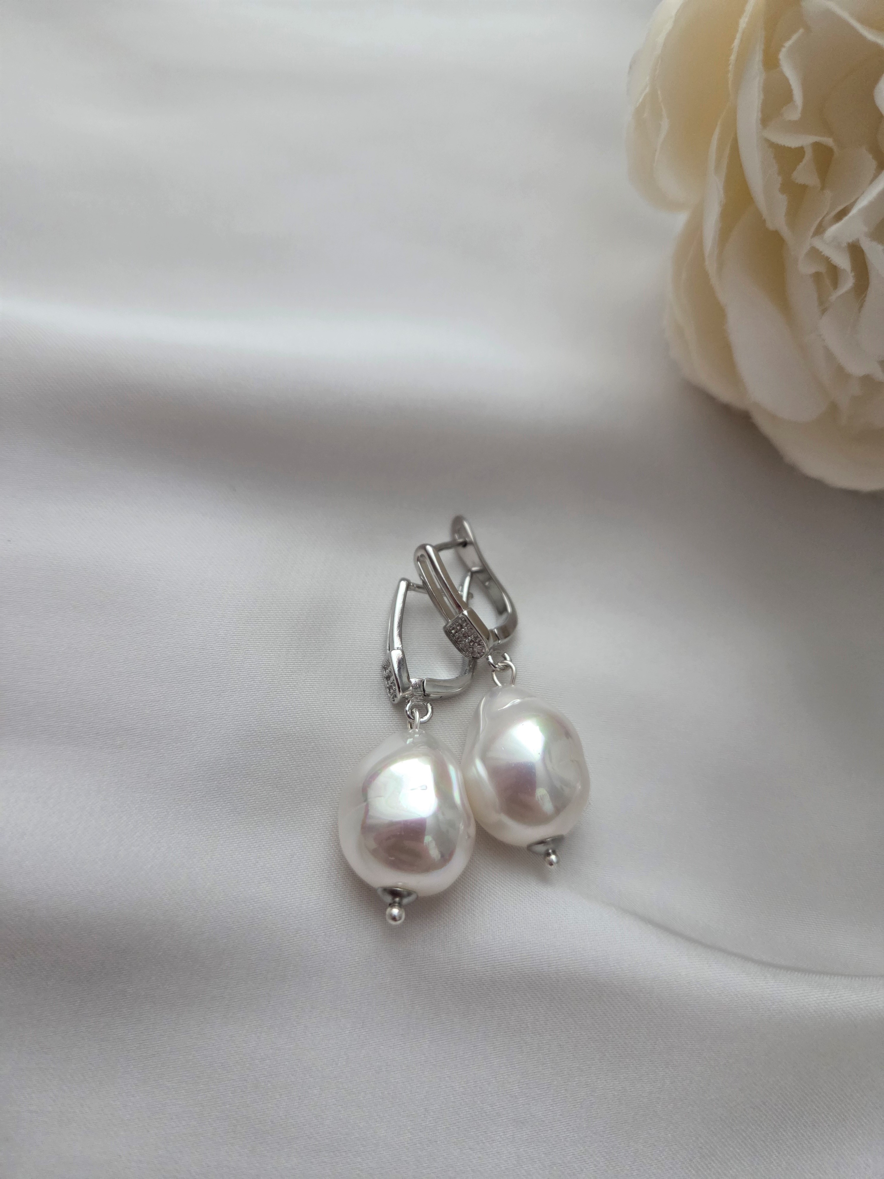 Creolen mit Perlen Anhänger 