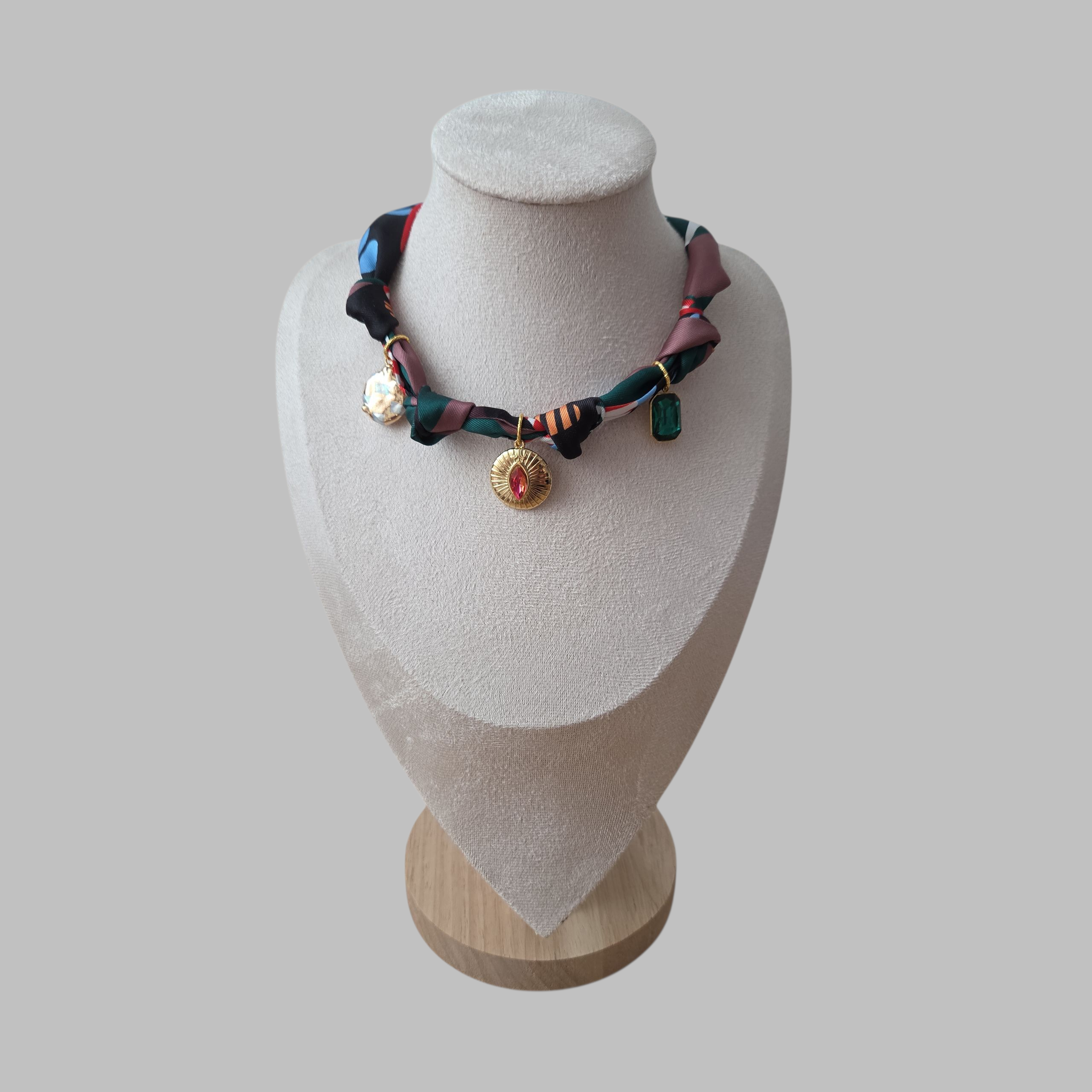 Halstuchkette Modell Iva